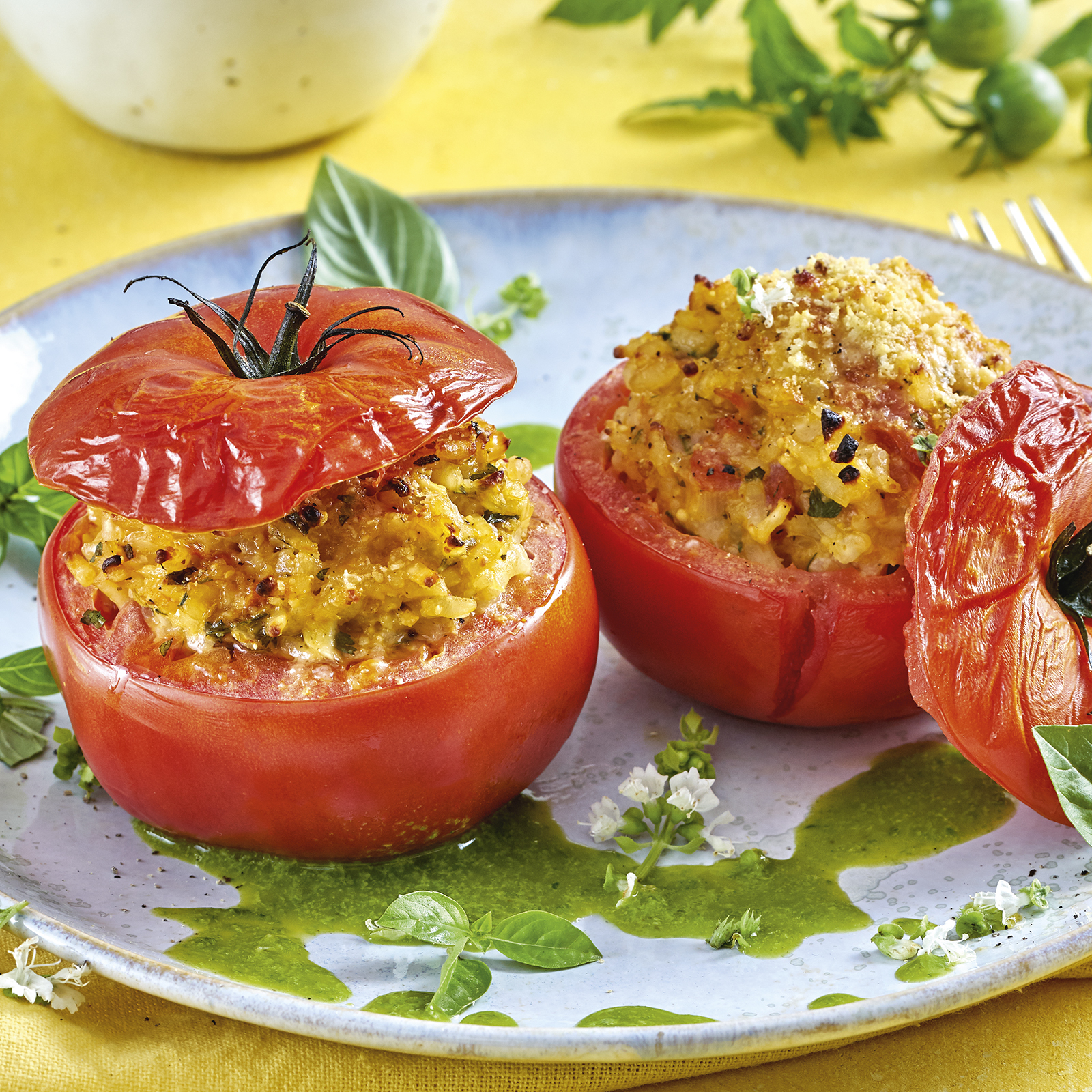 4 20 Gratinierte Tomaten Mit Zitronen Kraeuter Risotto Fuellung 1600x1600px