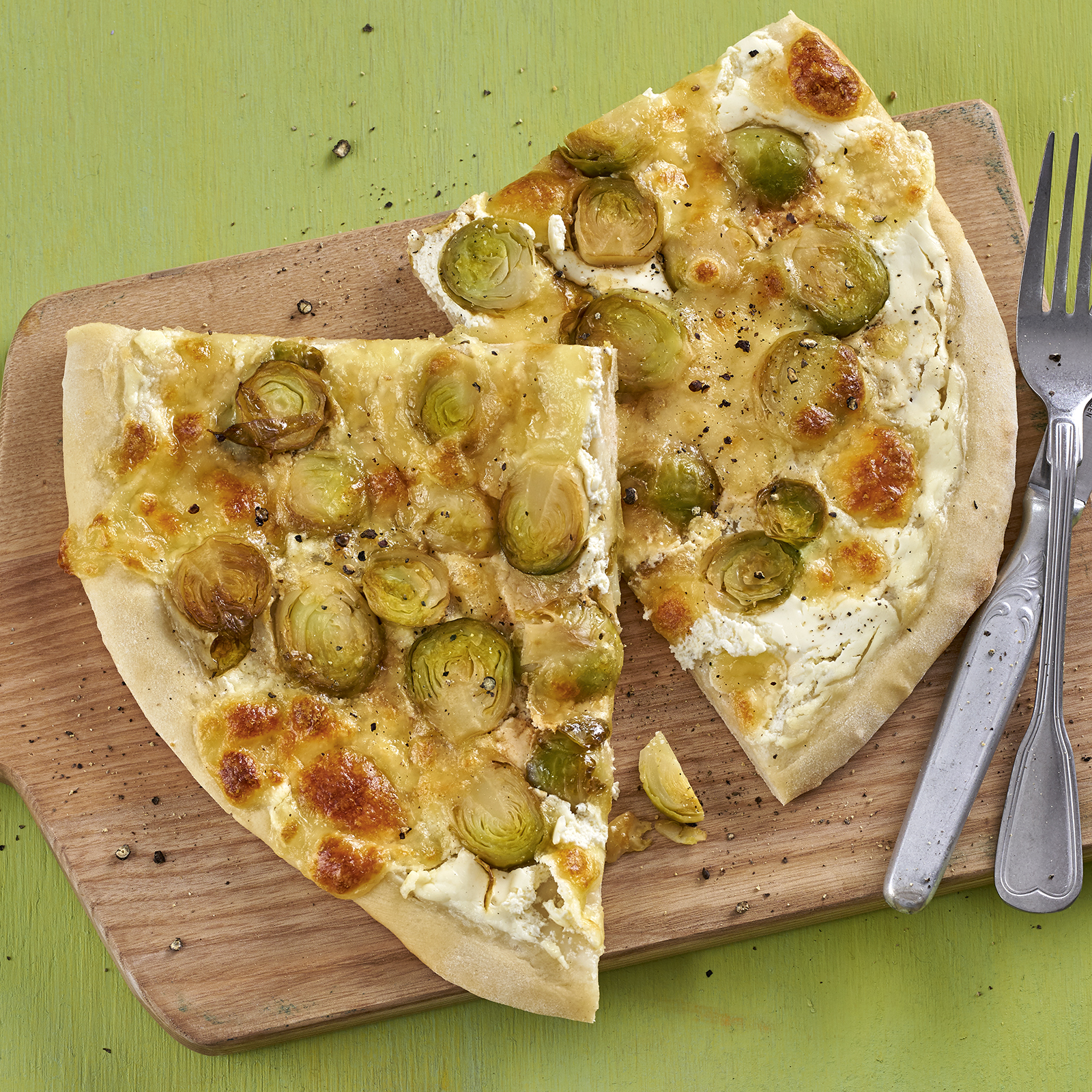 5 20 Pizza Bianca Mit Balsamico Rosenkohl 1600x1600px