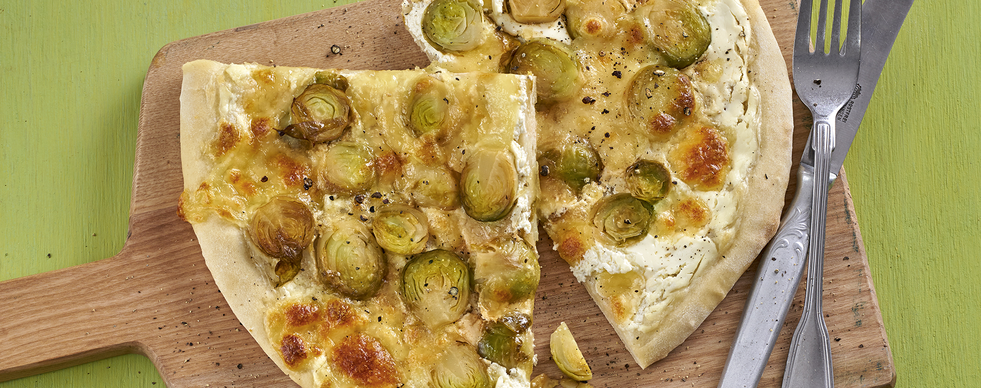 5 20 Pizza Bianca Mit Balsamico Rosenkohl 1920x760px