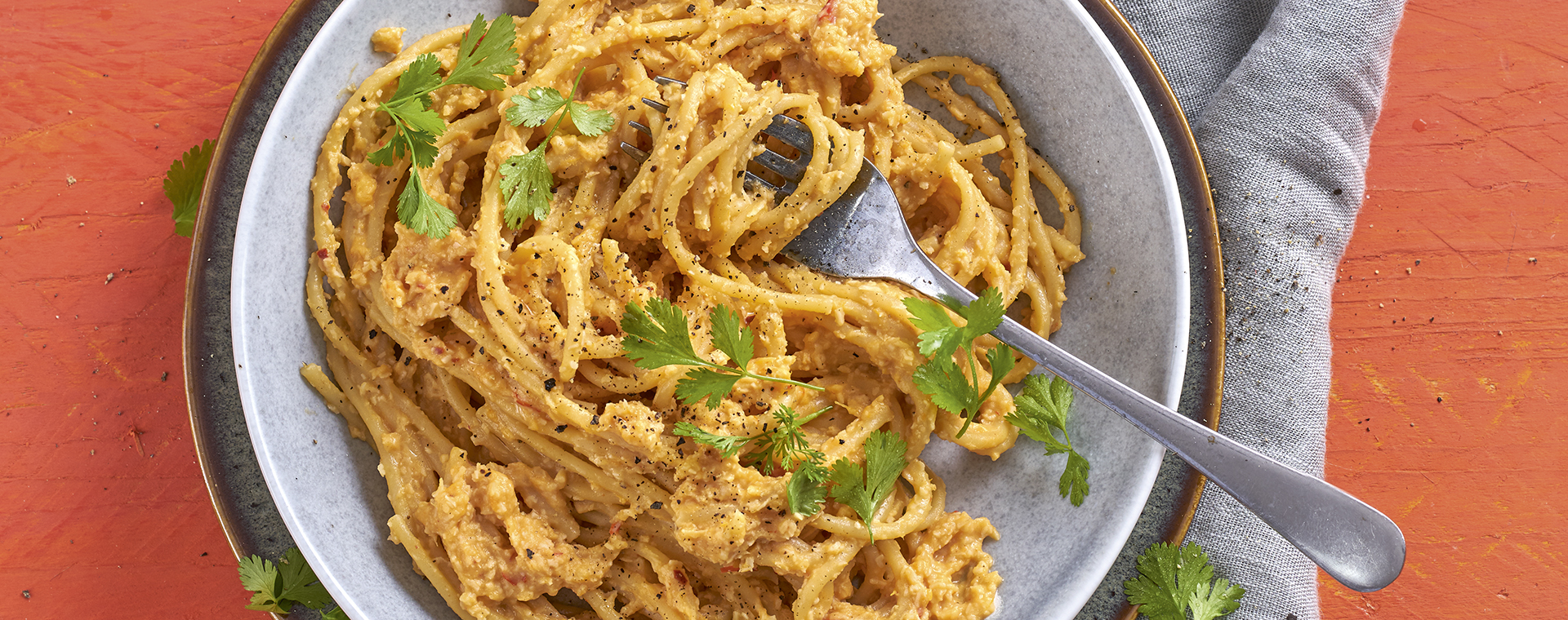 5 20 Spaghetti Mit Suesskartoffel Kokos Pesto 1920x760px
