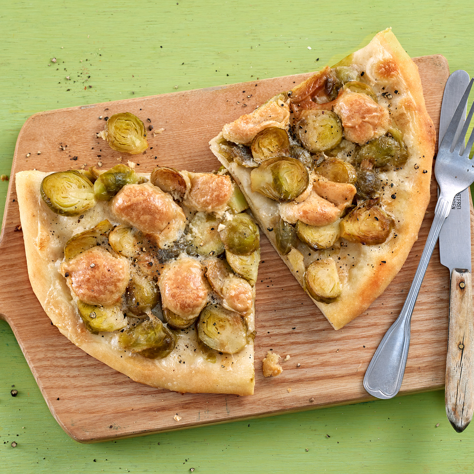 5 20 Vegane Pizza Bianca Mit Balsamico Rosenkohl 1600x1600px