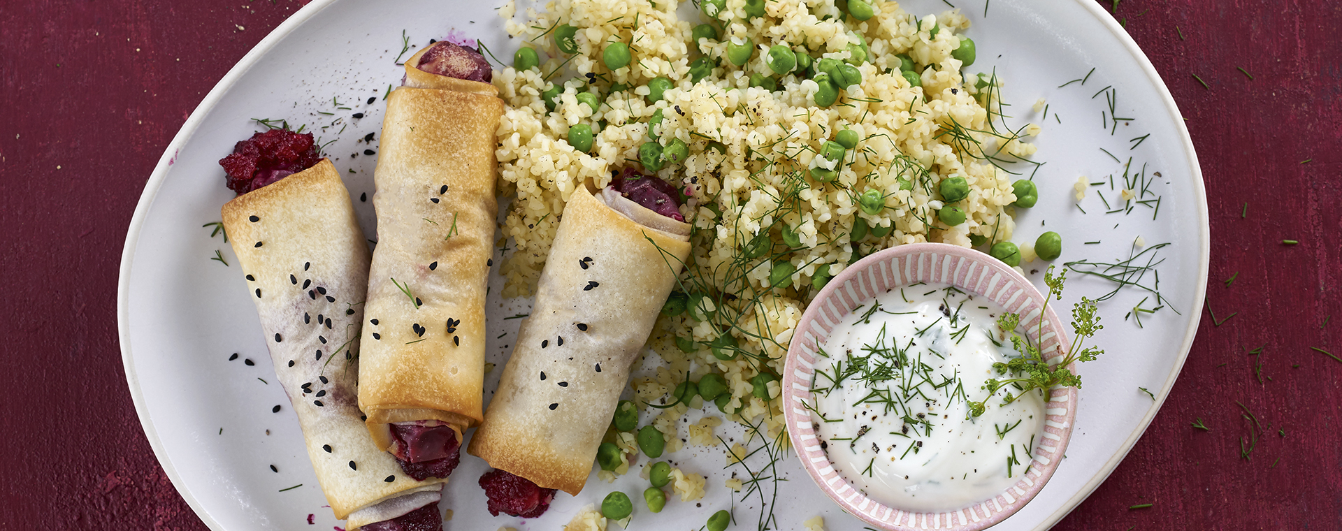 6 20 Feta Rote Bete Roellchen Mit Erbsen Bulgur 1920x760px