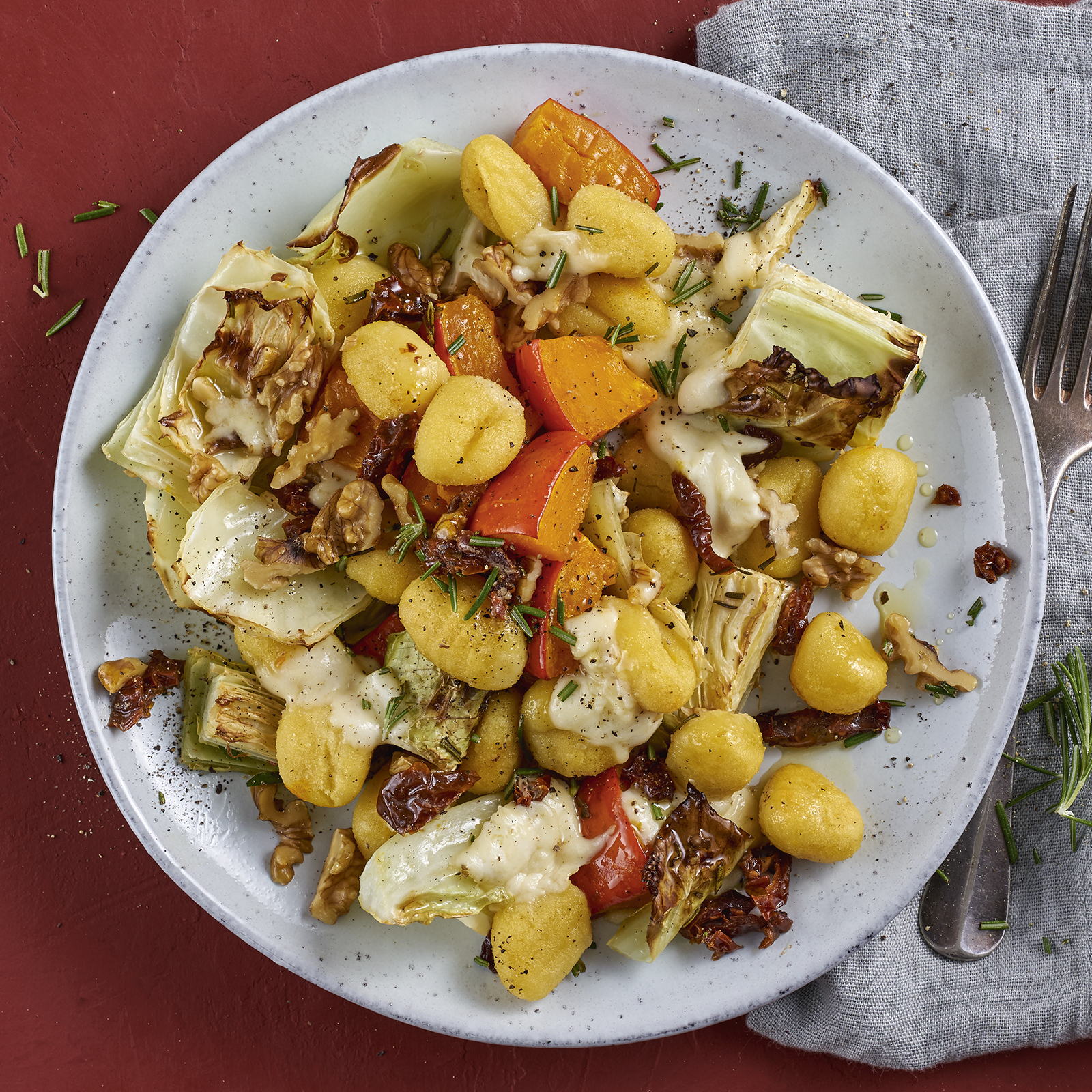 6 20 Gnocchi Vom Blech Mit Kuerbis Und Spitzkohl 1600x1600px