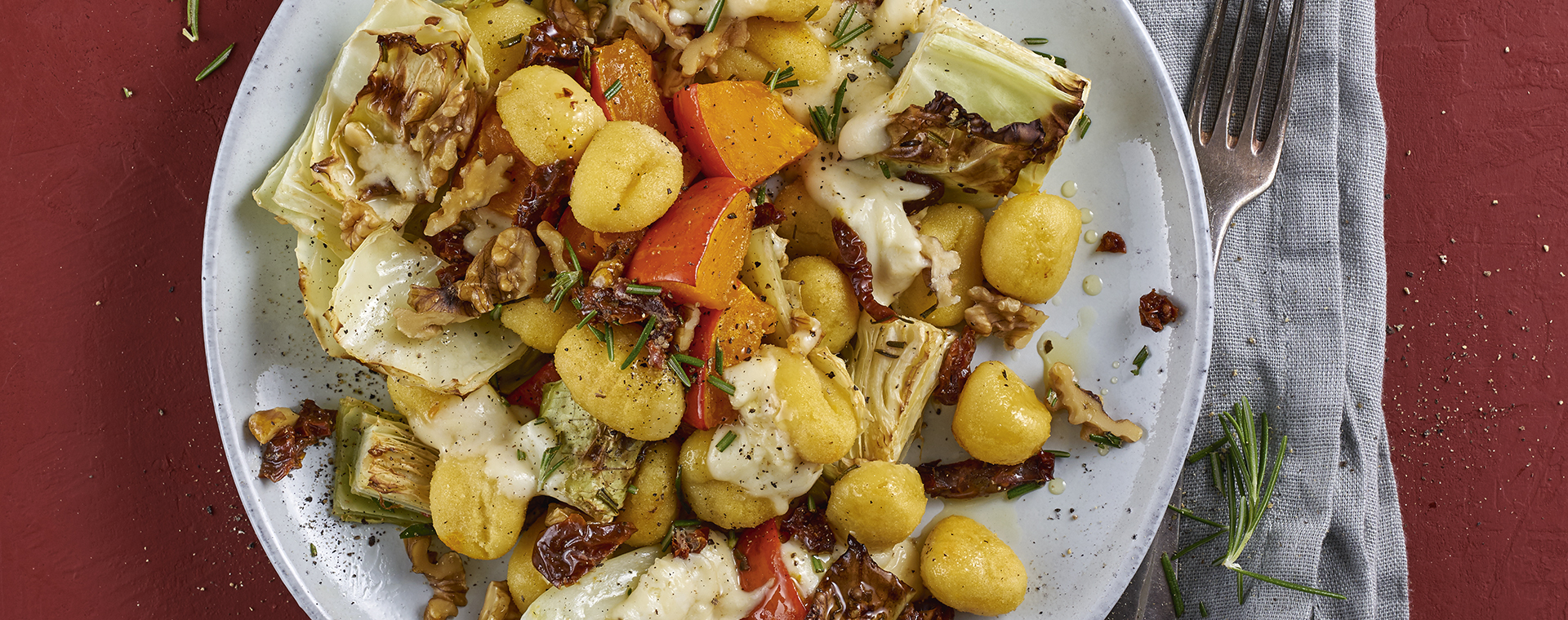 6 20 Gnocchi Vom Blech Mit Kuerbis Und Spitzkohl 1920x760px