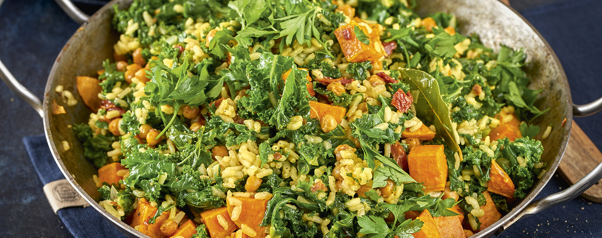 6 20 Winterliche Gruenkohl Paella 1920x760px