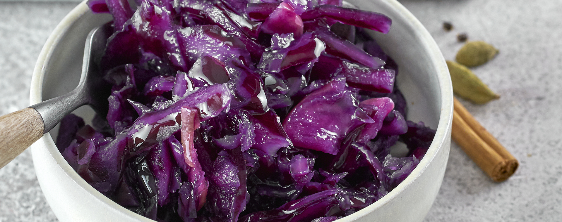 1 21 Rotkohl Sauerkraut Mit Aepfeln Kardamom Und Zimt 1920x760px