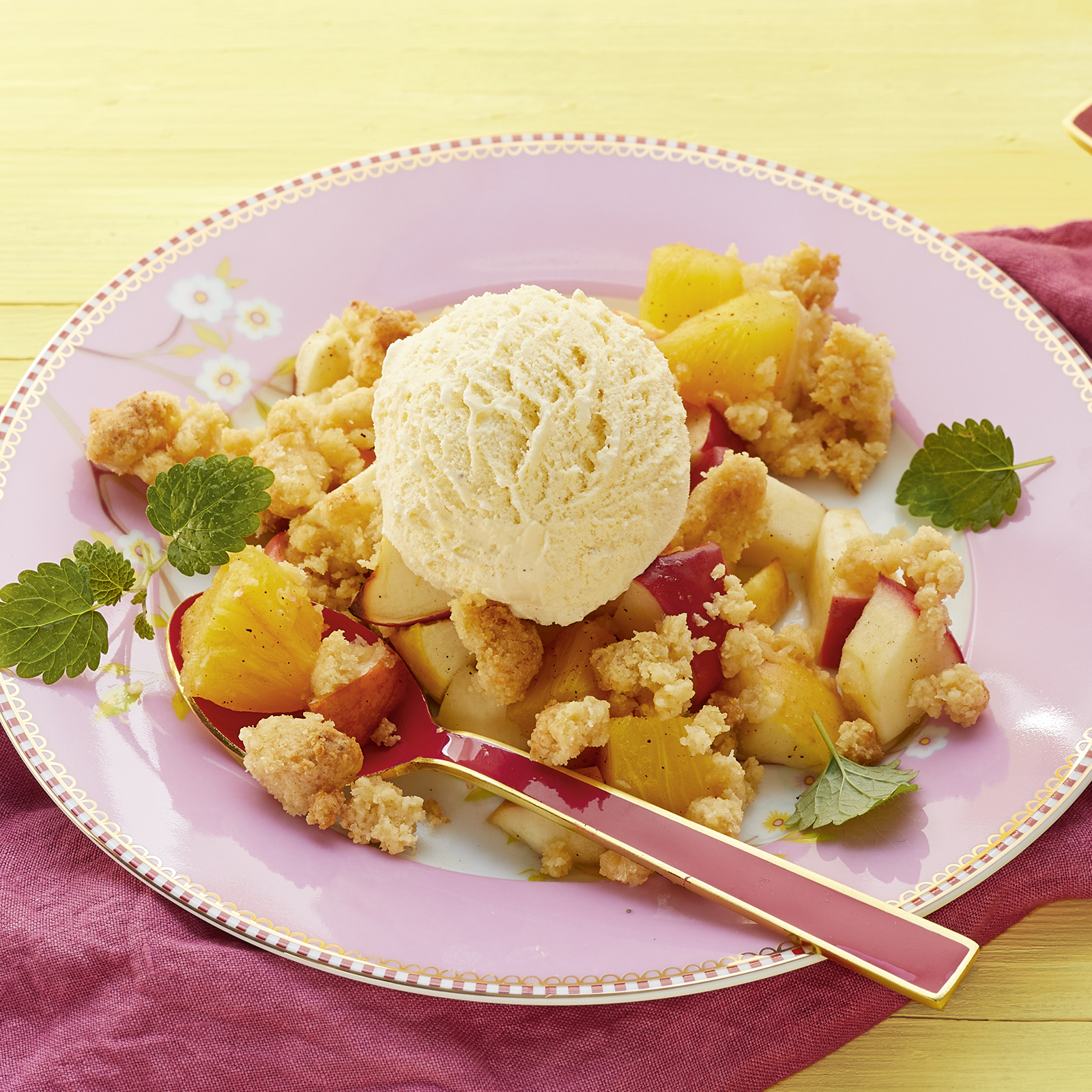 2 21 Exotischer Crumble Mit Eis 1600x1600px