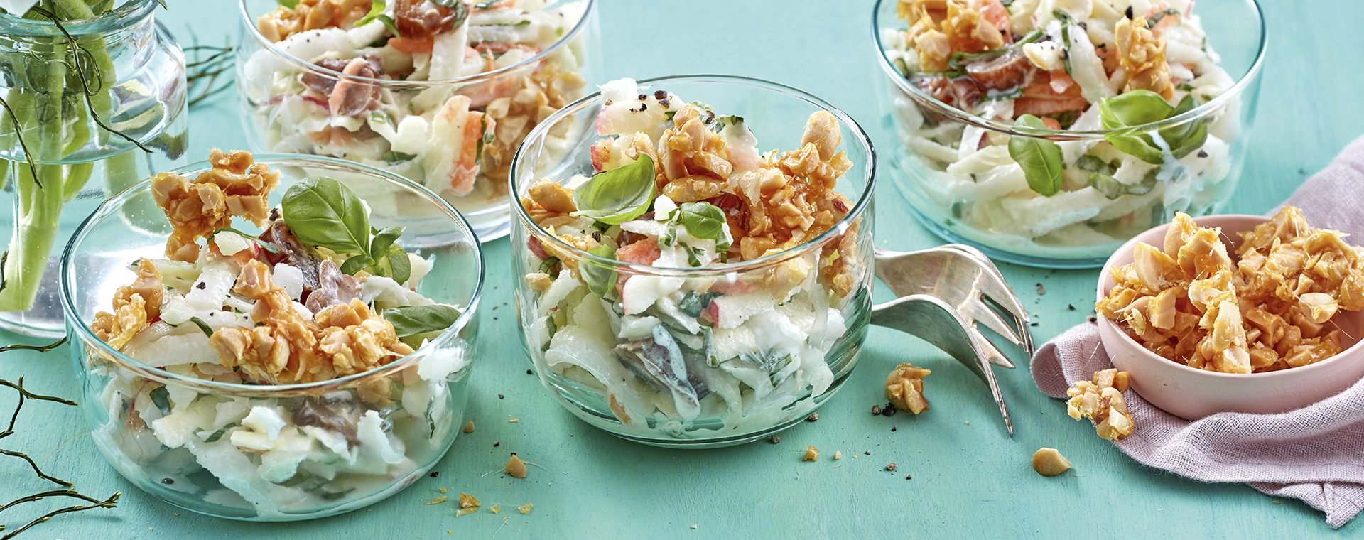 2 21 Kohlrabi Apfel Salat Mit Erdnusscrunch 1920x760px