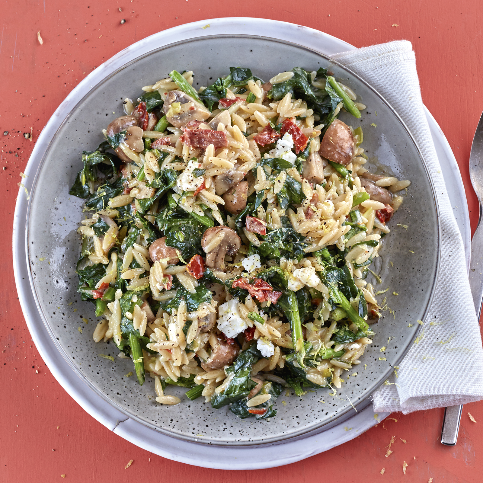 2 21 Nudel One Pot Mit Spinat Und Champignons 1600x1600px