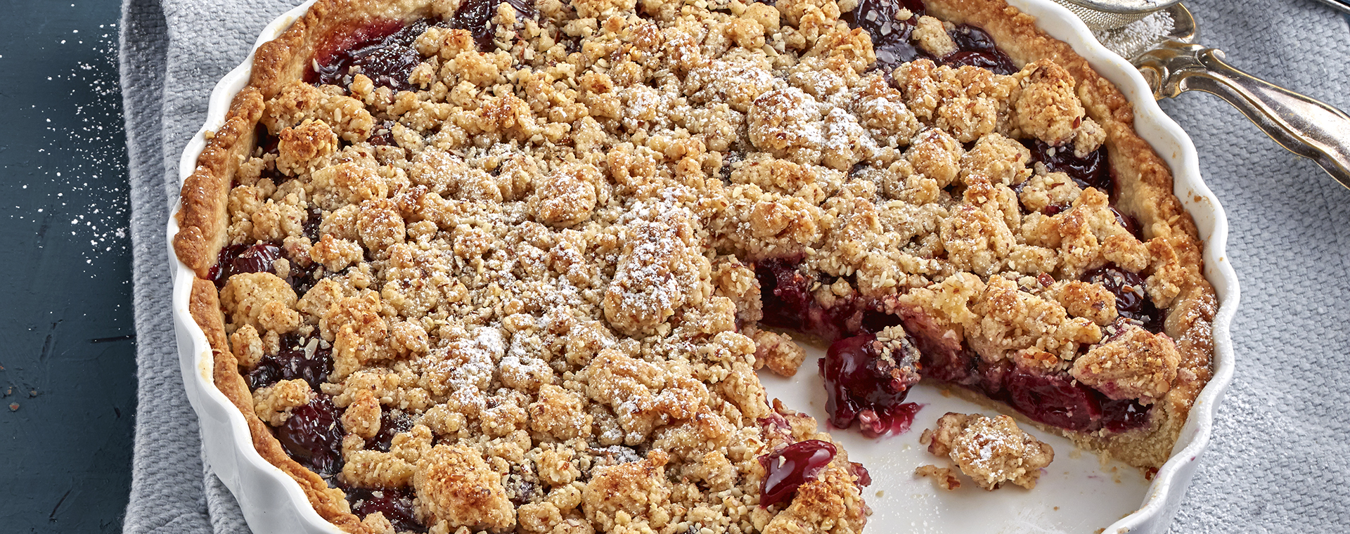 2 21 Schnelle Kirschtarte Mit Mandelstreuseln 1920x760px