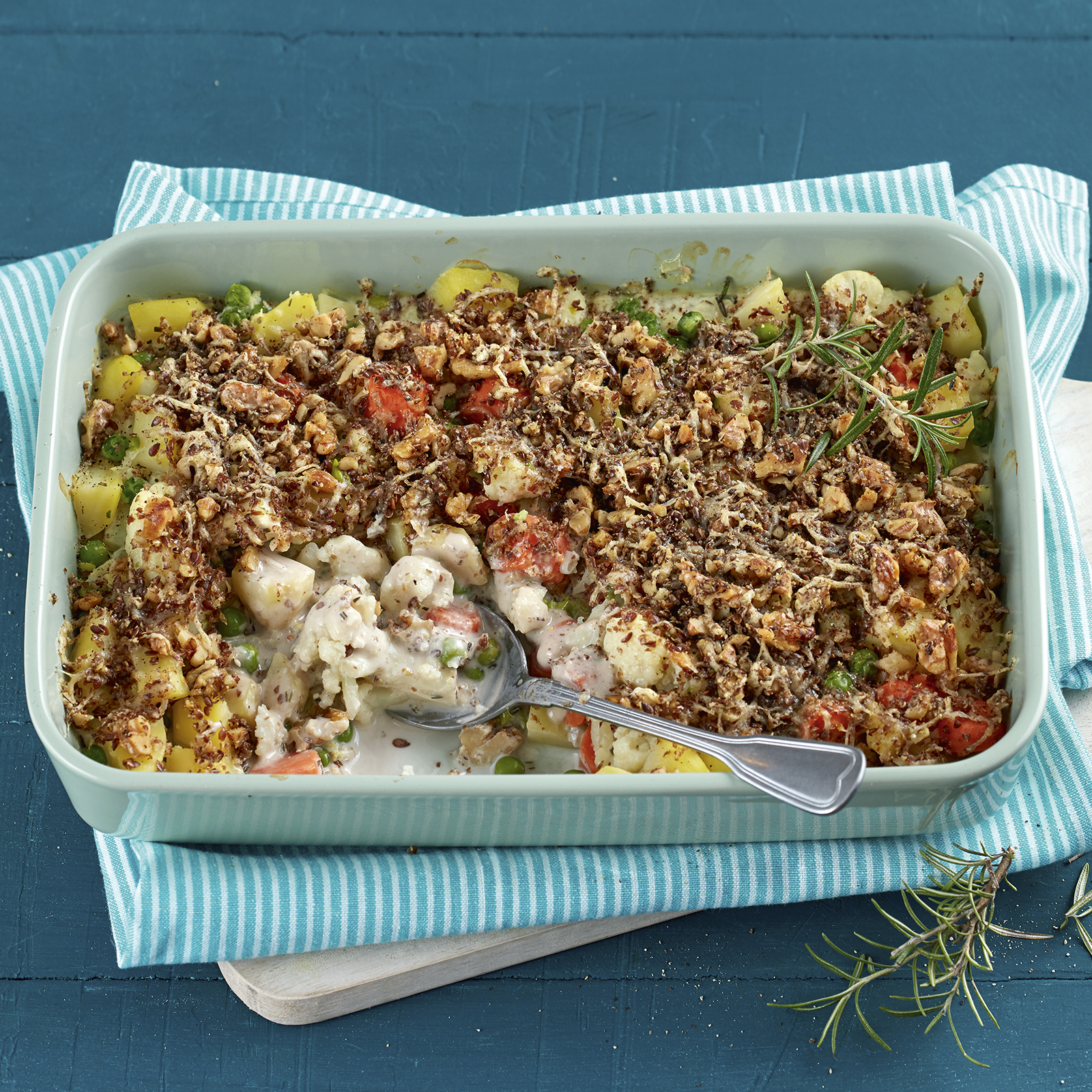 3 21 Gemueseauflauf Mit Walnuss Leinsamen Kruste 1600x1600px