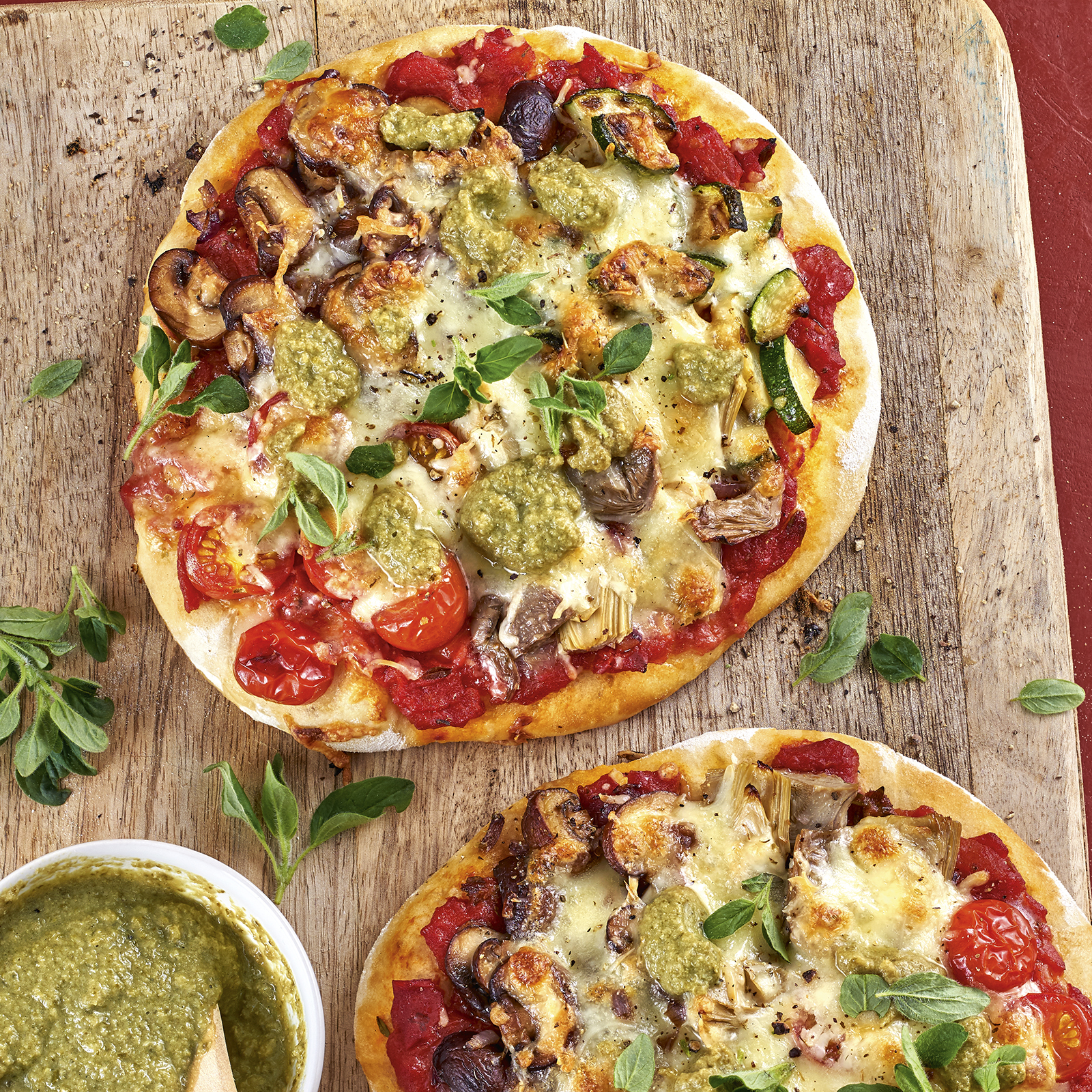 4 21 Pizza Vier Jahreszeiten Mit Kapern Oliven Pesto 1600x1600px