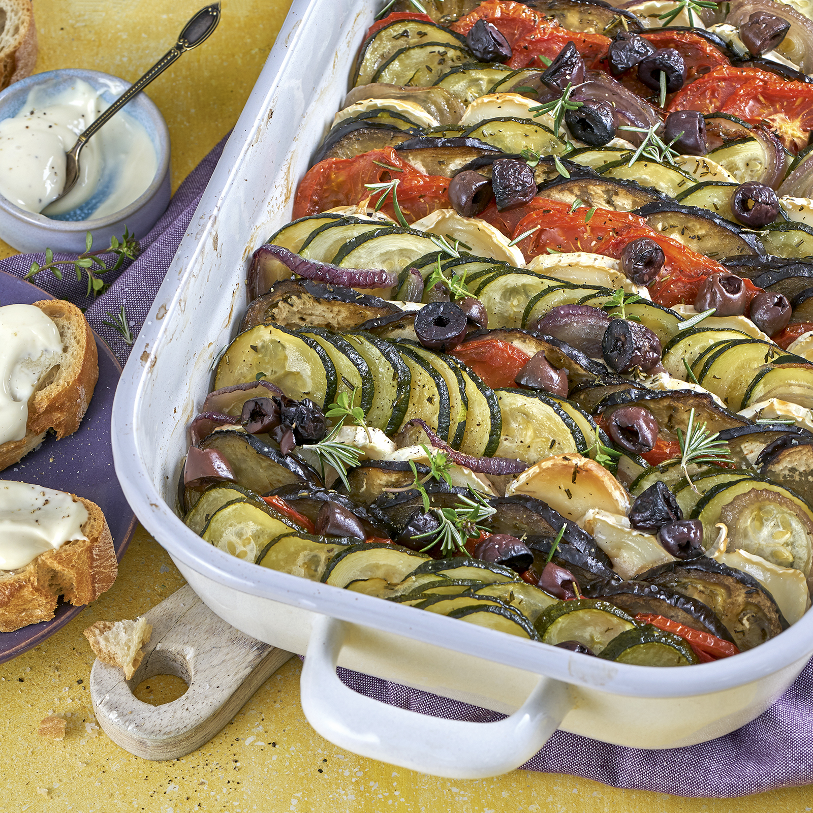 4 21 Sommergemuese Gratin Mit Aioli Baguette 1600x1600px