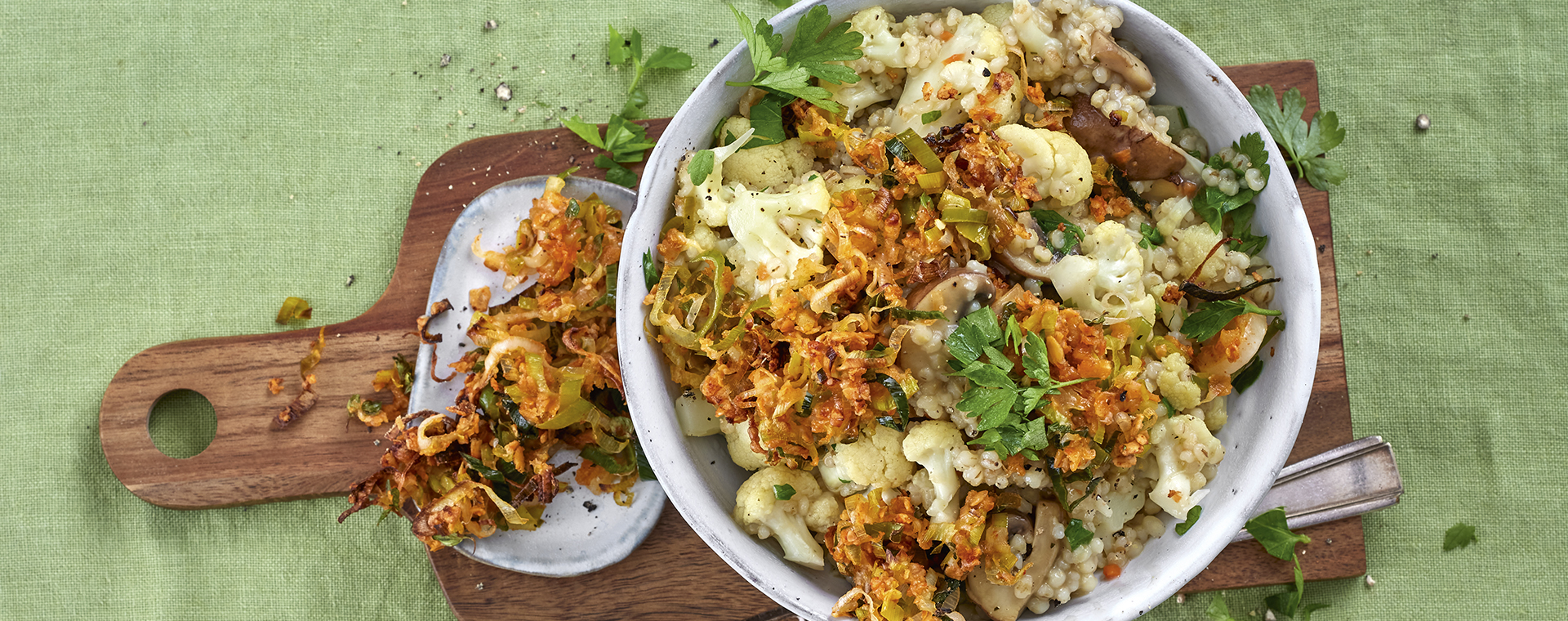 5 21 Graupentopf Mit Knusprigem Kaese Lauch Topping 1920x760px