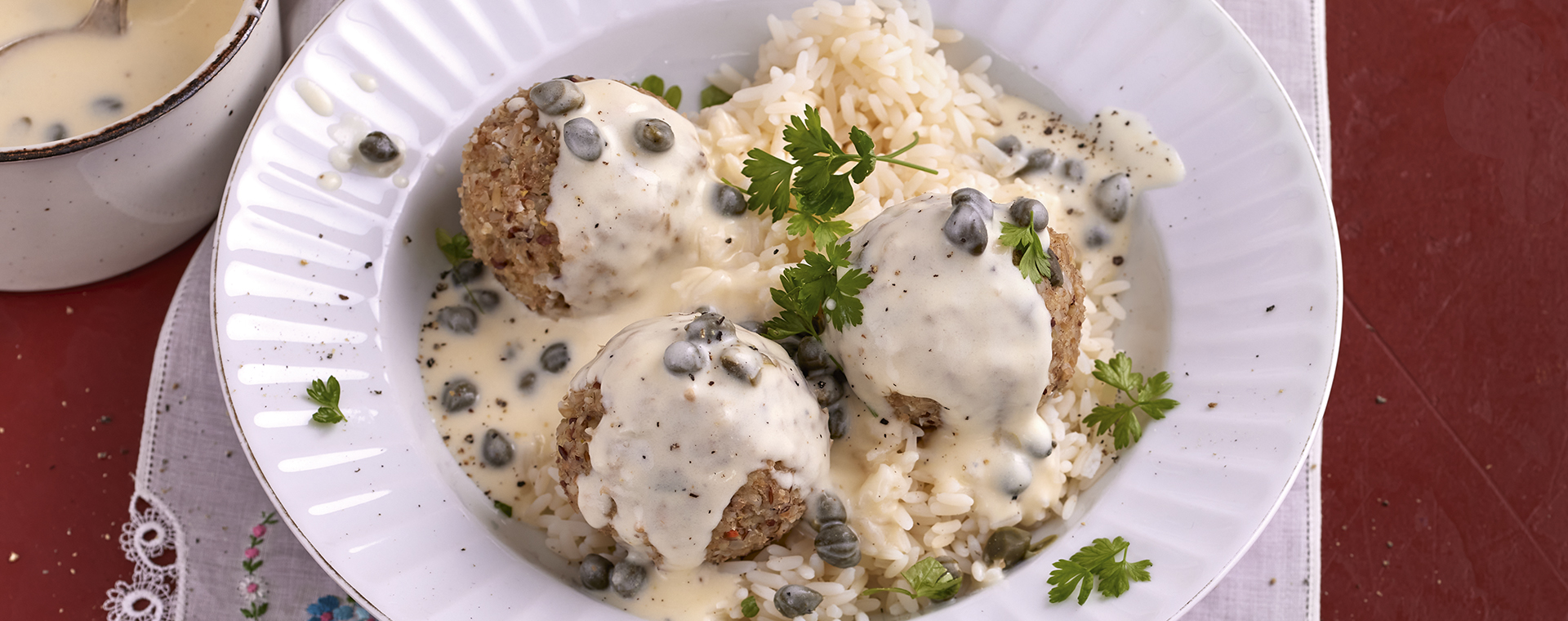 5 21 Koenigsberger Gruenkernklopse Mit Kapernsosse 1920x760px