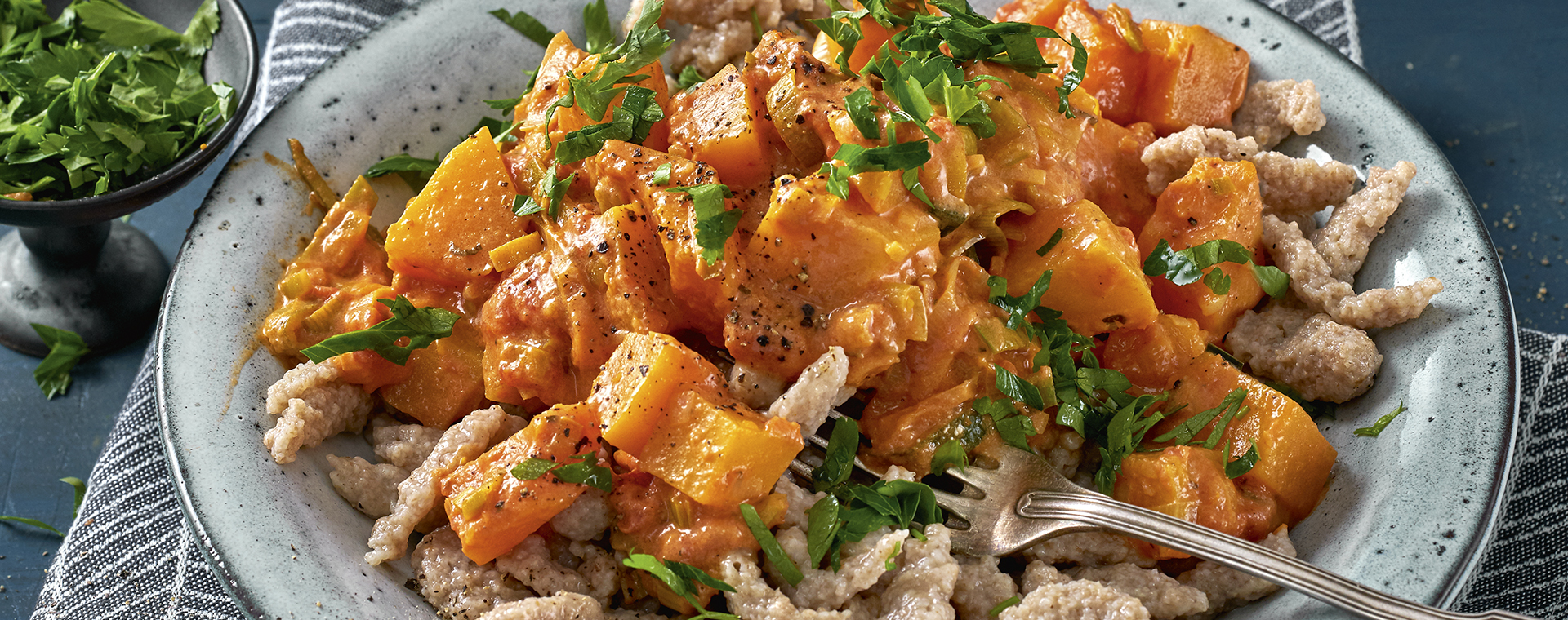 5 21 Kuerbis Lauch Ragout Mit Vollkornspaetzle 1920x760px