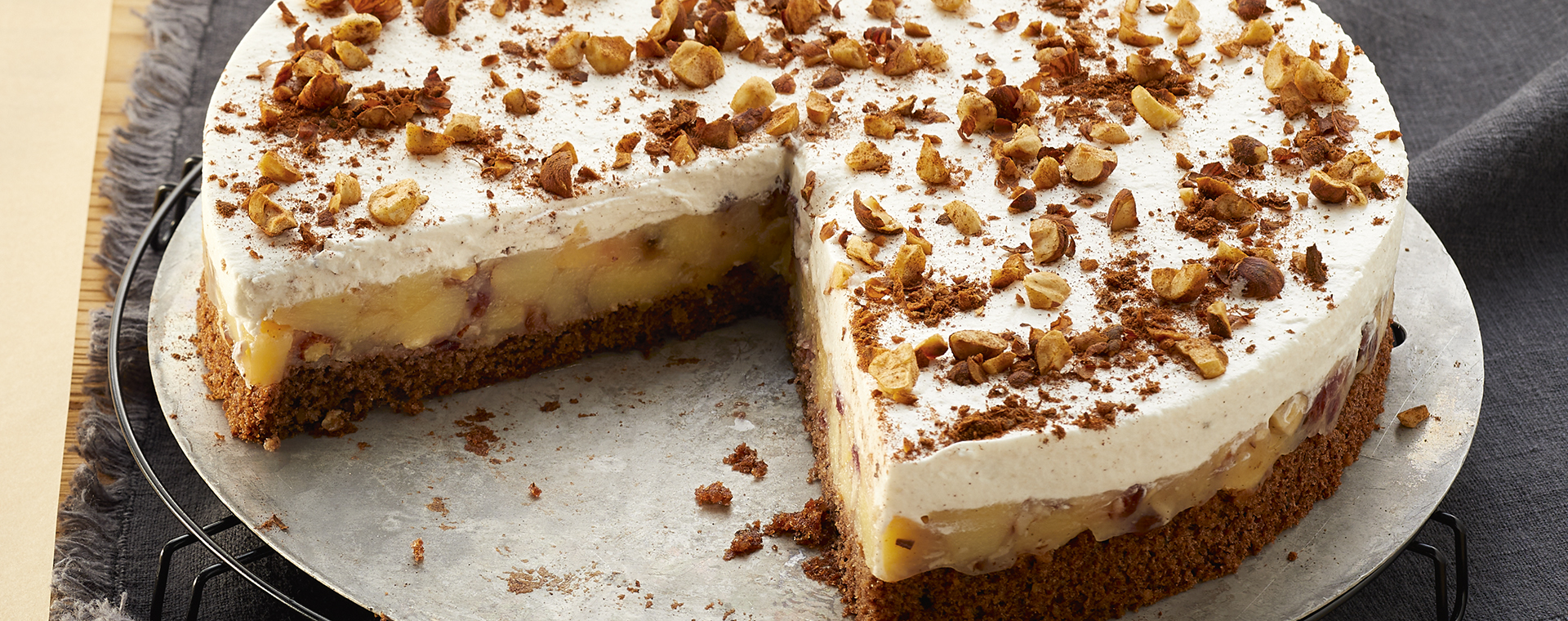 5 21 Quitten Torte Mit Haselnuss Kakao Biskuit 1920x760px