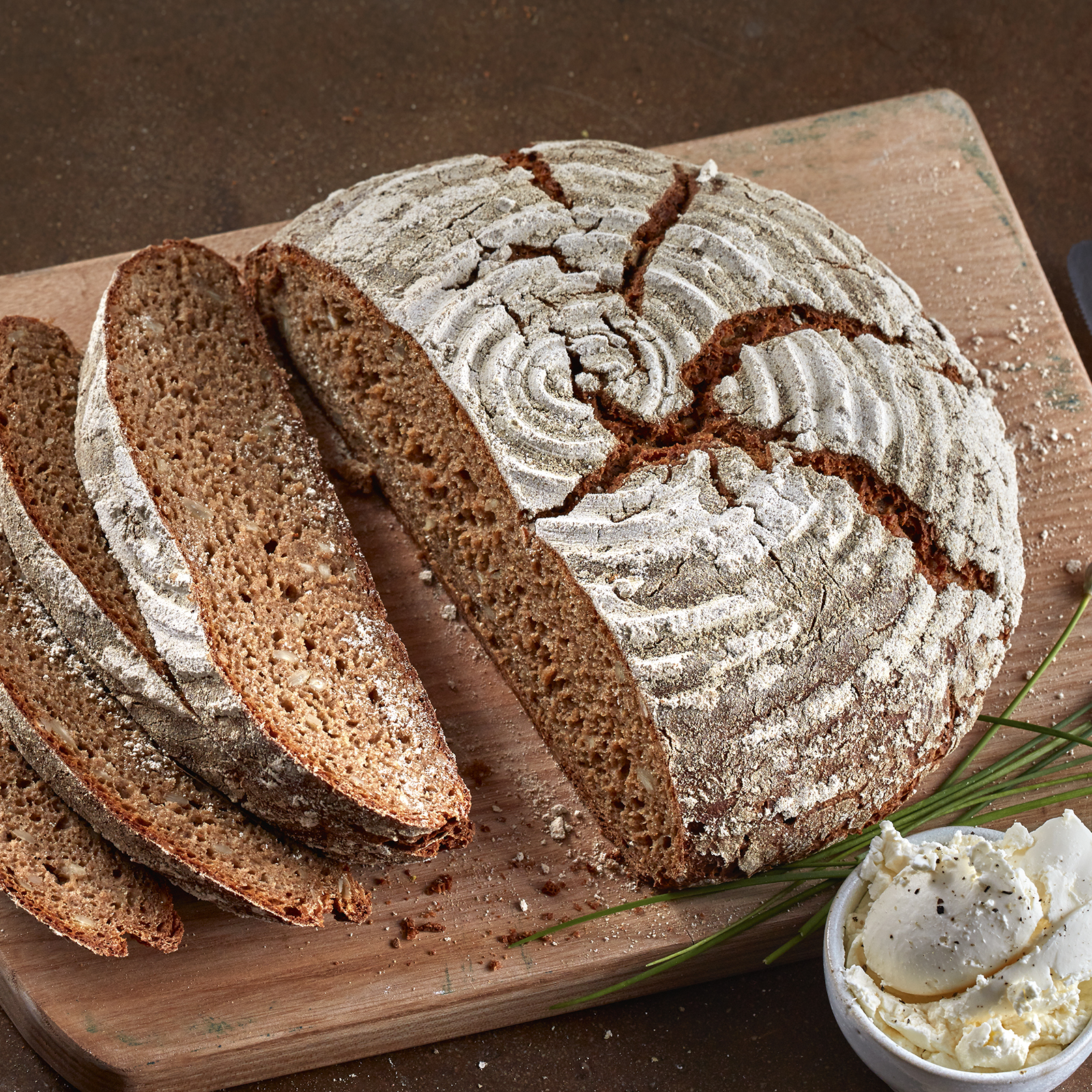 6 21 Roggenbrot Mit Sonnenblumenkernen 1600x1600px