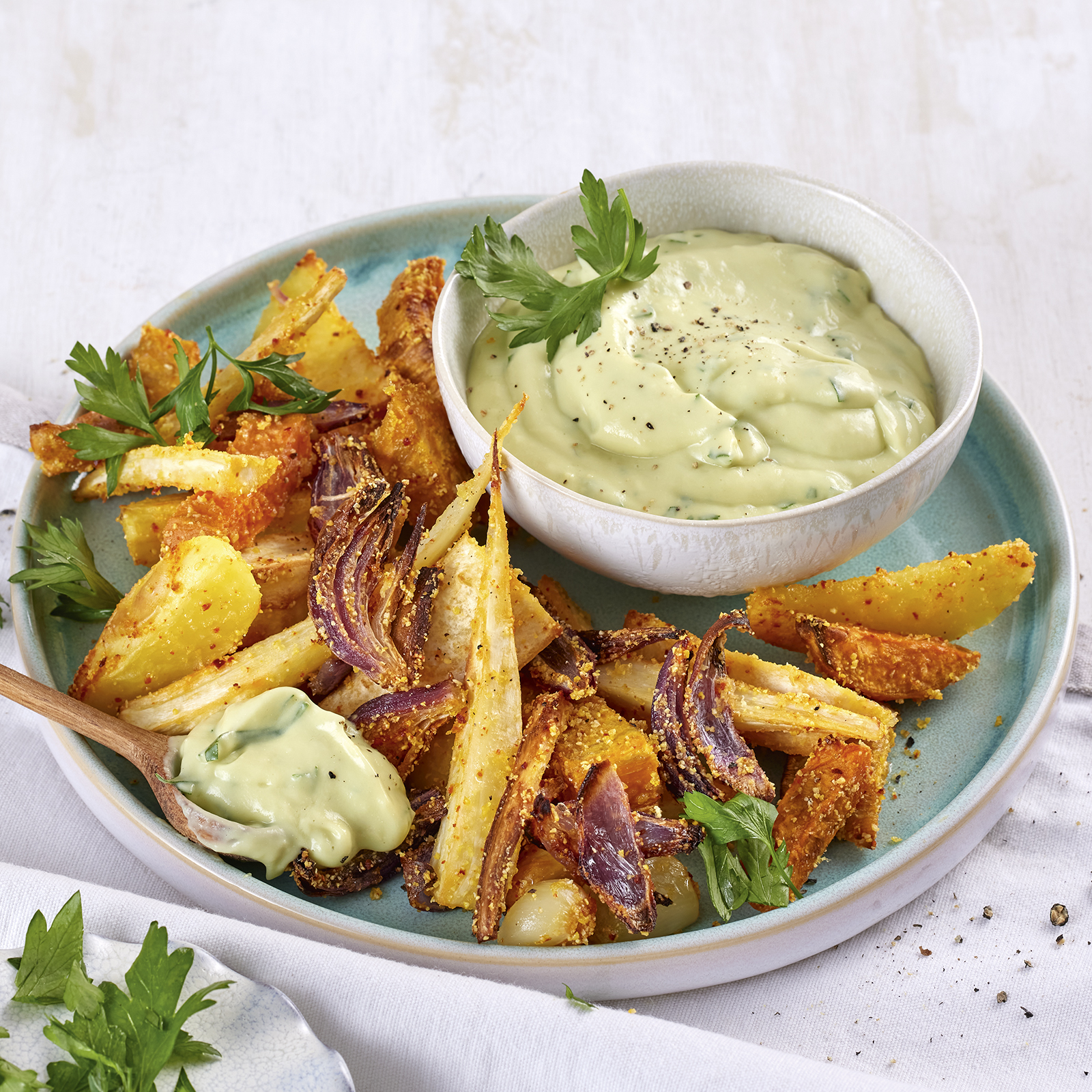 1 22 Knuspriges Ofengemuese Mit Avocadodip 1600x1600px