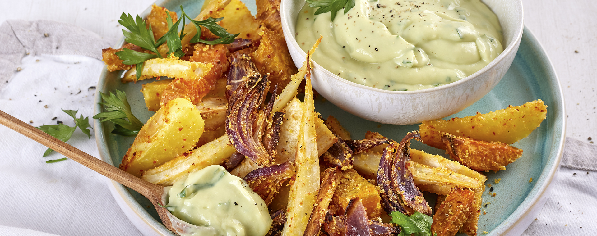 1 22 Knuspriges Ofengemuese Mit Avocadodip 1920x760px