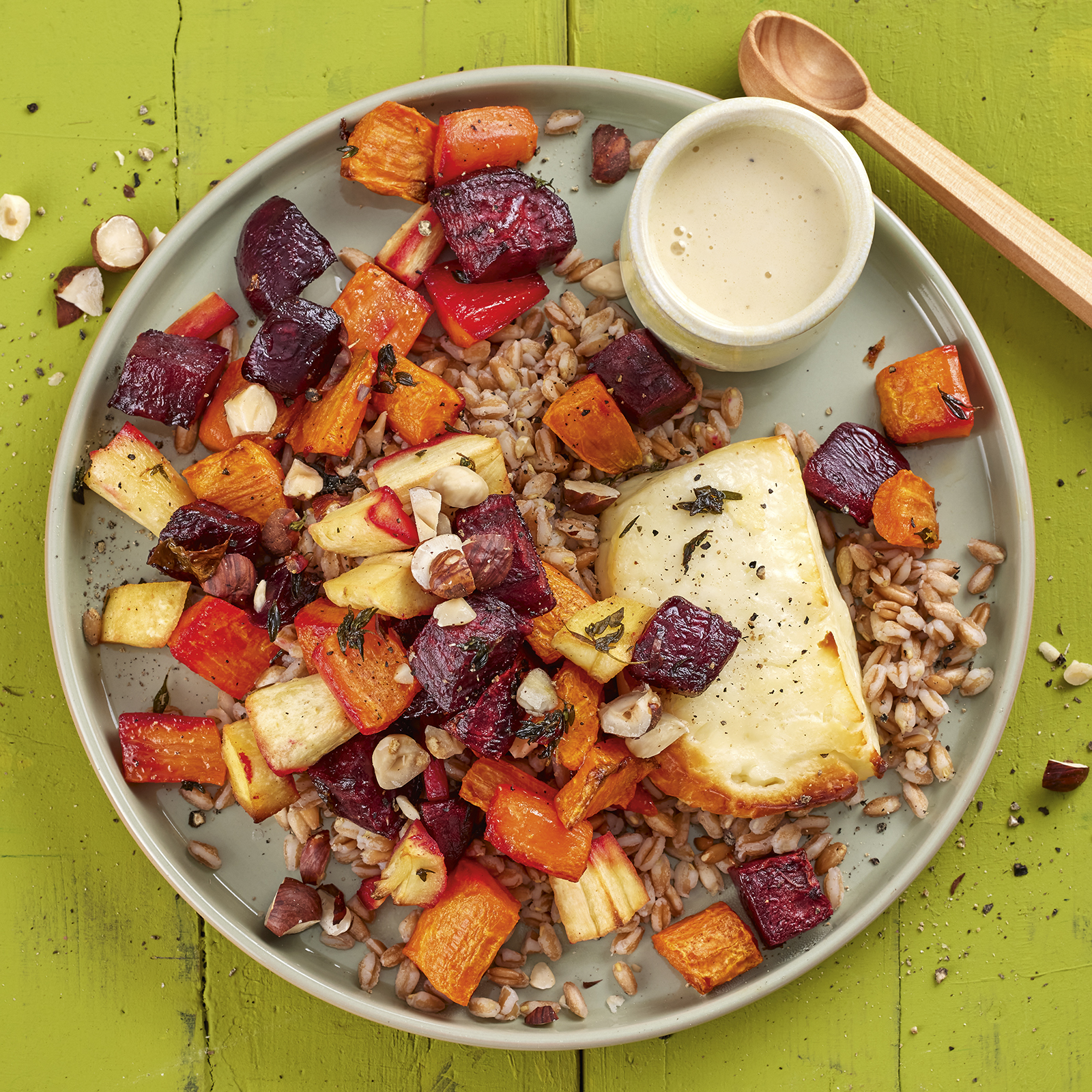 1 22 Ofen Wurzelgemuese Mit Halloumi Auf Dinkel 1600x1600px