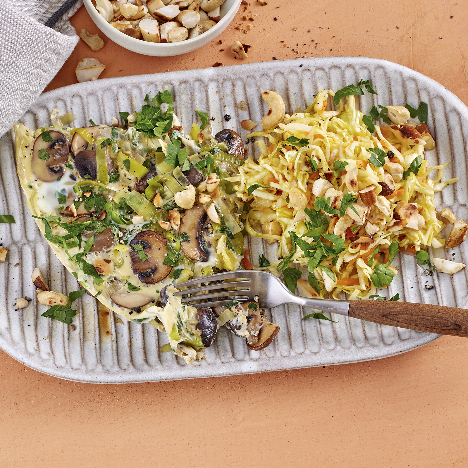 2 22 Champignon Lauch Omelett Mit Krautsalat 1600x1600px