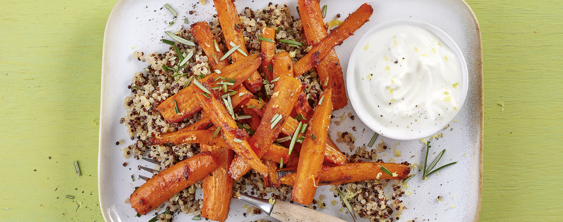 2 22 Roestmoehren Auf Bunter Quinoa Mit Joghurtdip 1920x760px