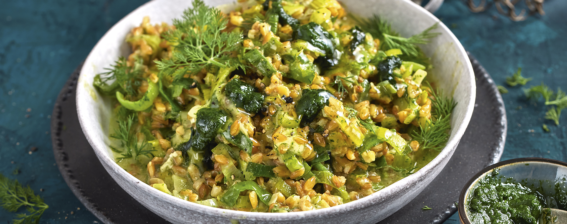 3 22 Einkornsotto Mit Lauch Feta Und Dilloel 1920x760px