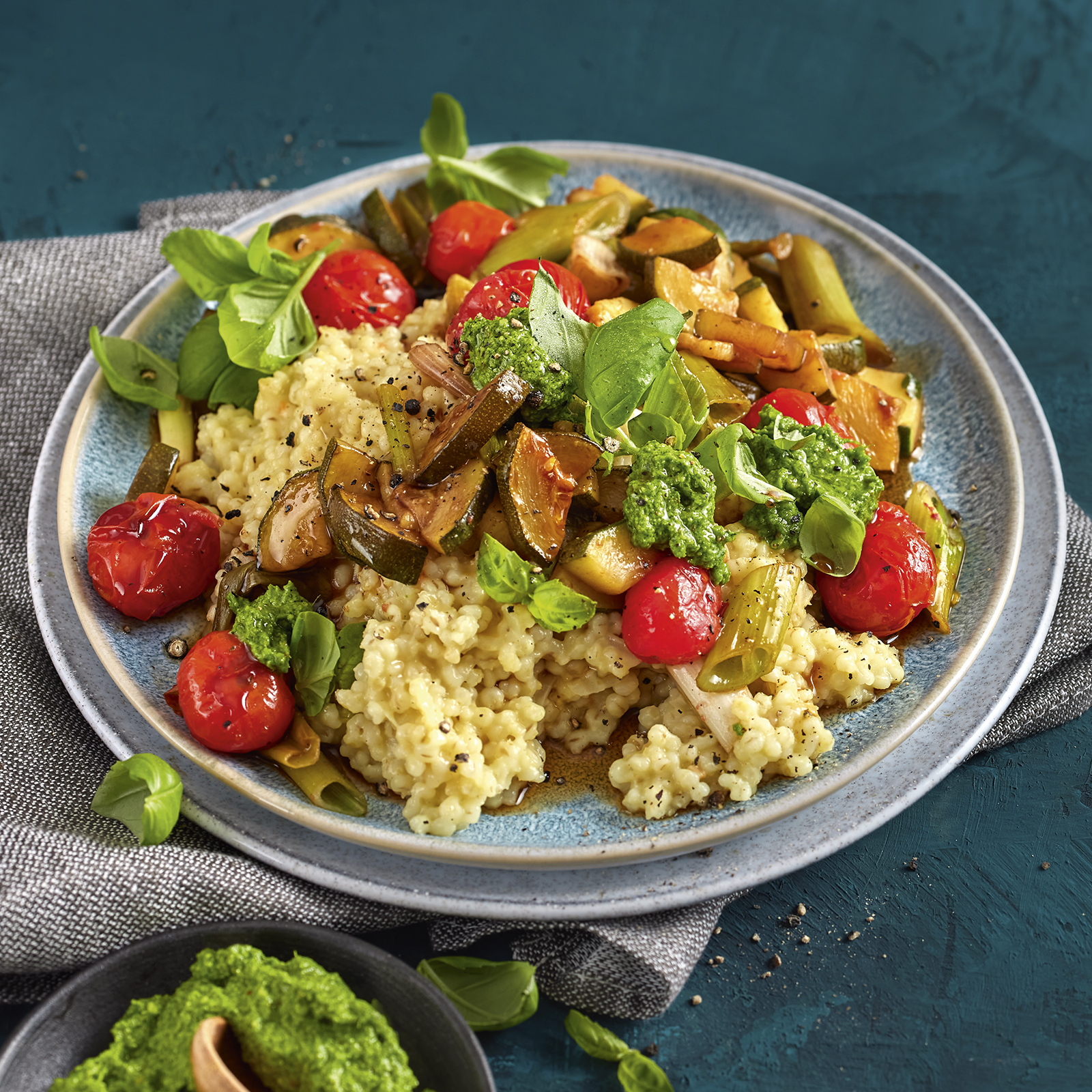 3 22 Graupensotto Mit Roestgemuese Und Kraeuterpesto 1600x1600px