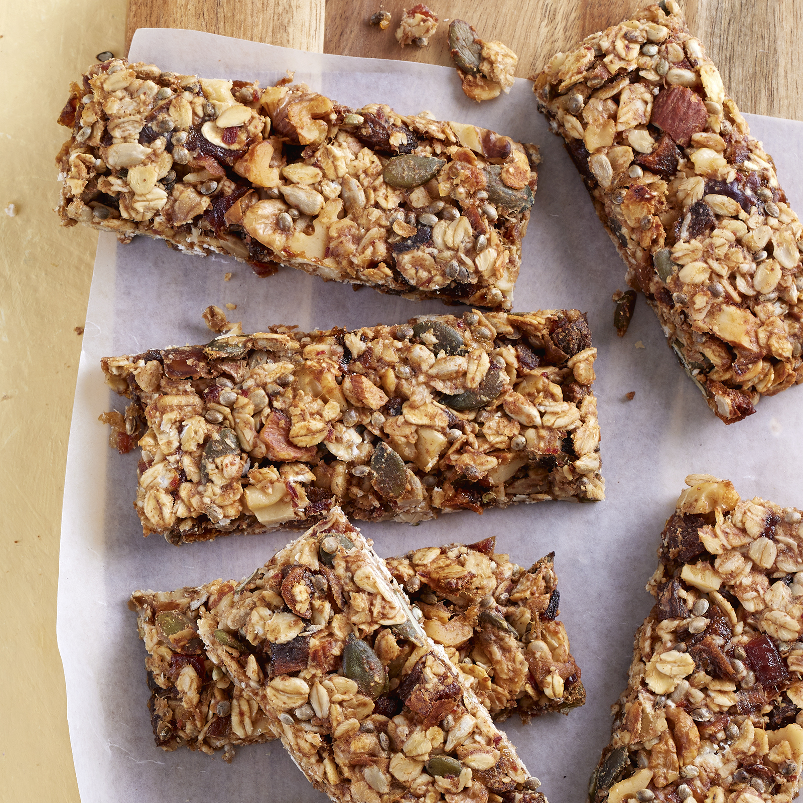 3 22 Kernige Muesliriegel 1600x1600px