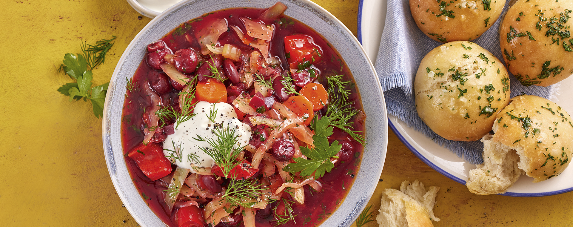 4 22 Borschtsch Mit Kirschen Und Pampuschky 1920x760px