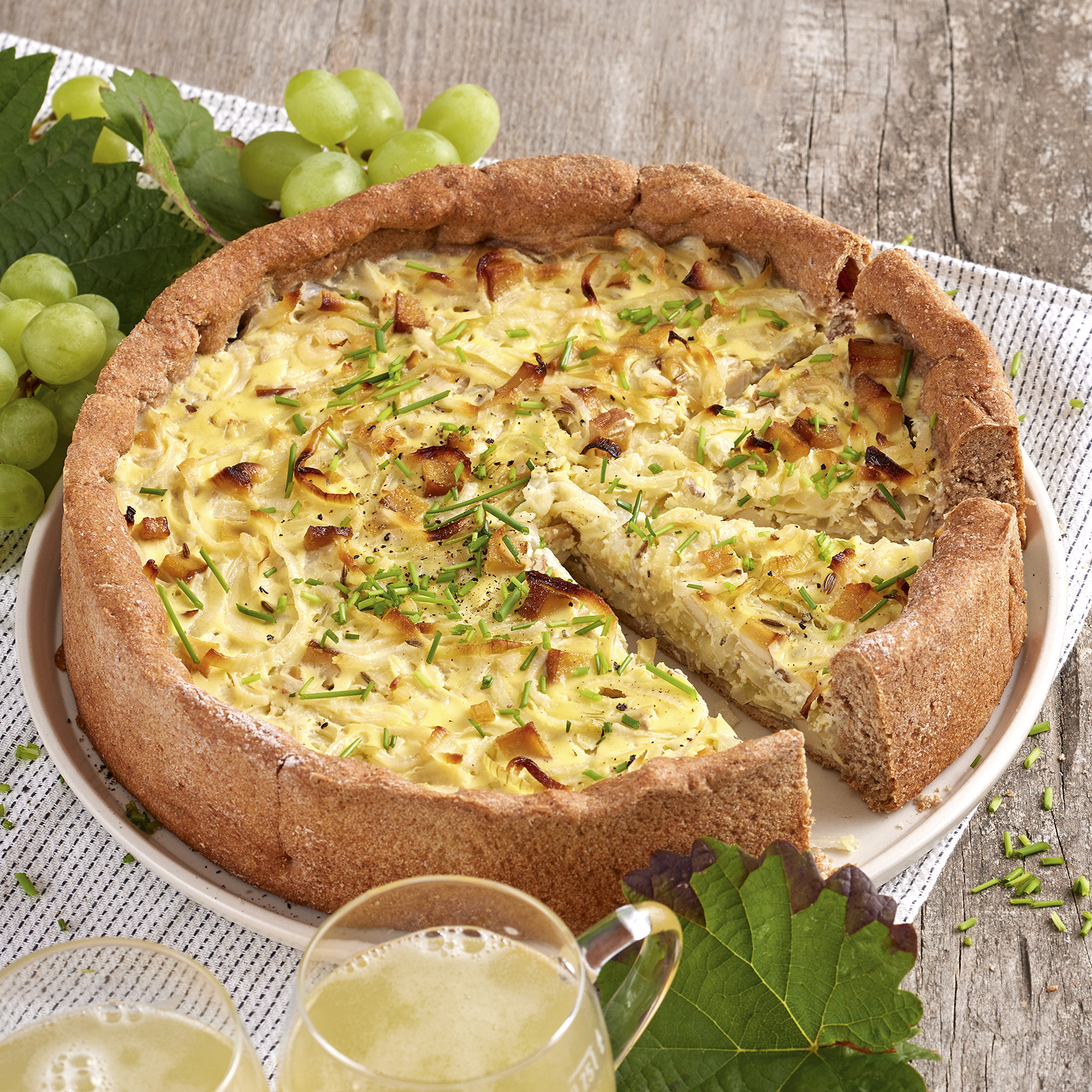 5 22 Deftiger Zwiebelkuchen 1600x1600px