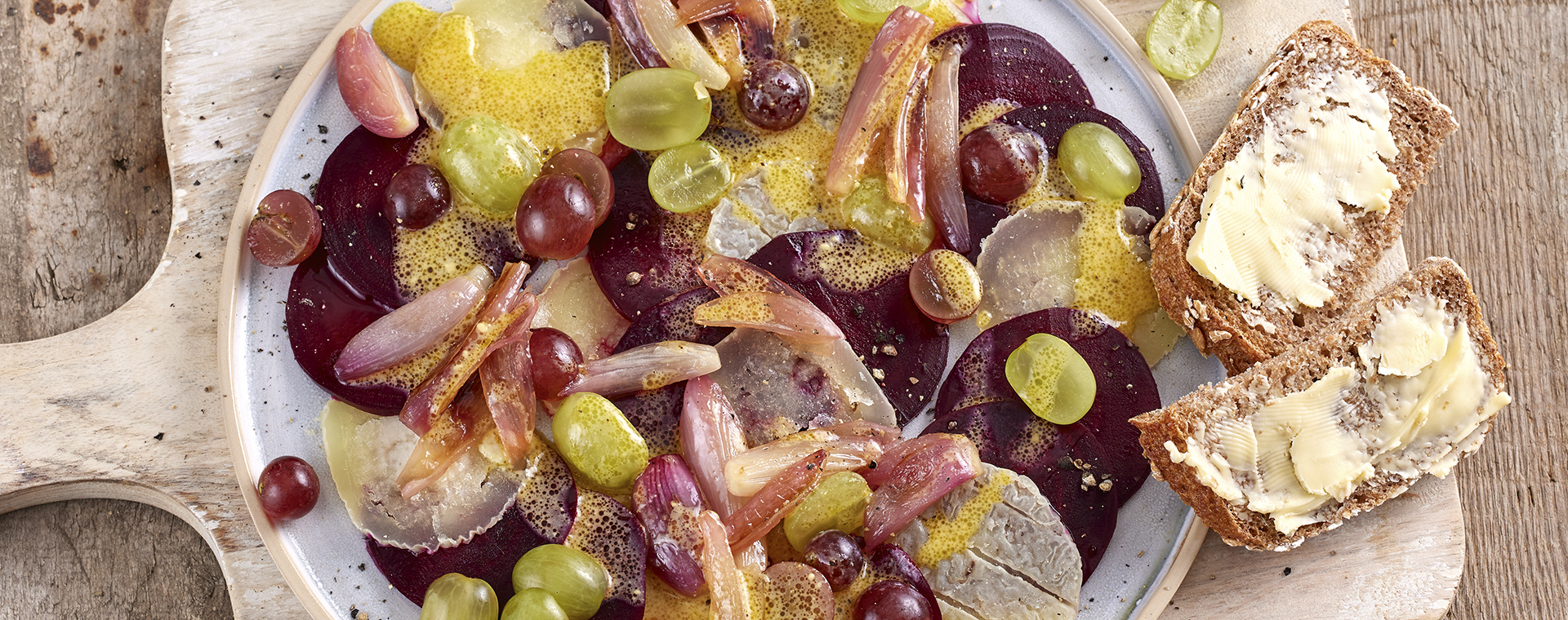 5 22 Rote Bete Handkaese Carpaccio Mit Honigschalotten 1920x760px