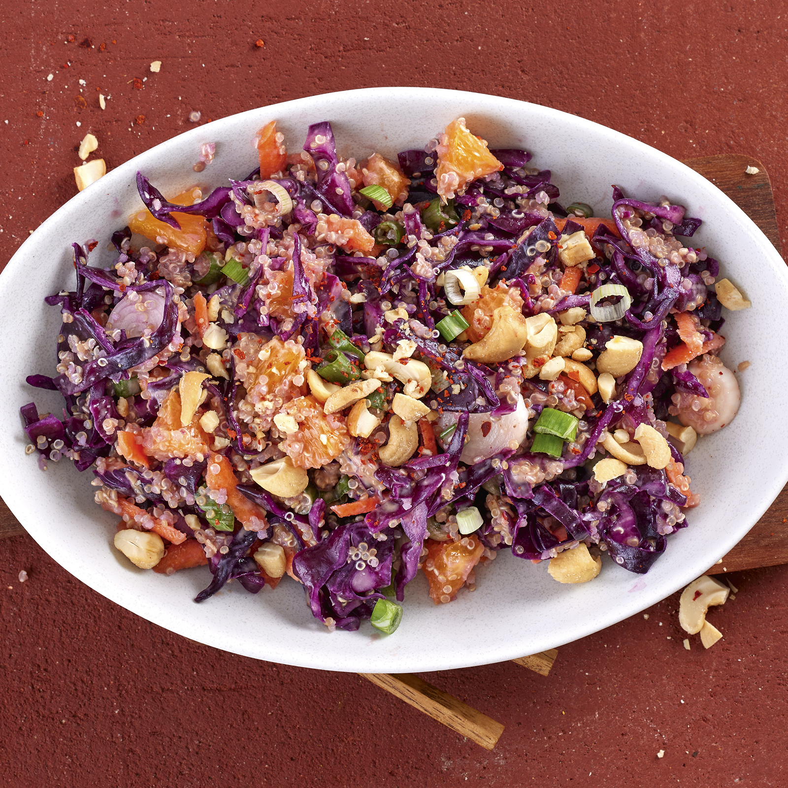 5 22 Thai Quinoa Salat Mit Erdnussdressing 1600x1600px