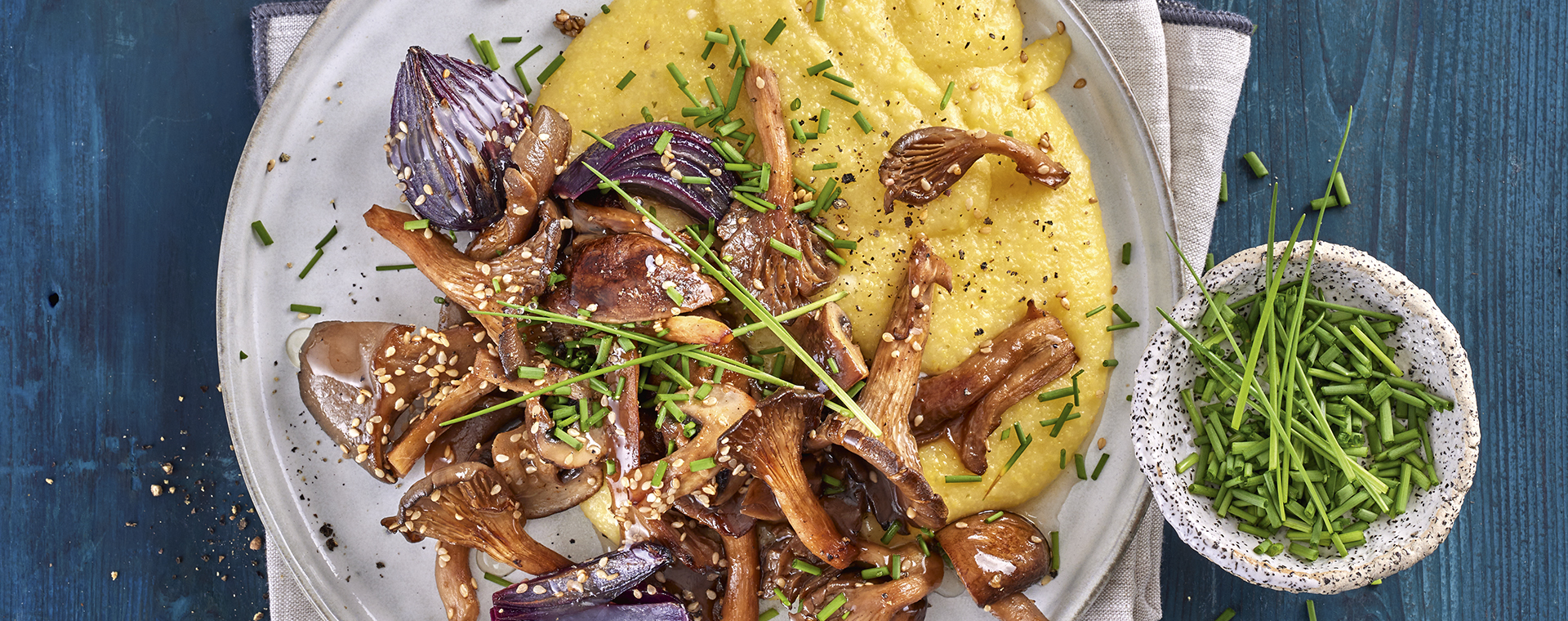 6 22 Cremige Bergkaesepolenta Mit Pilzen 1920x760px