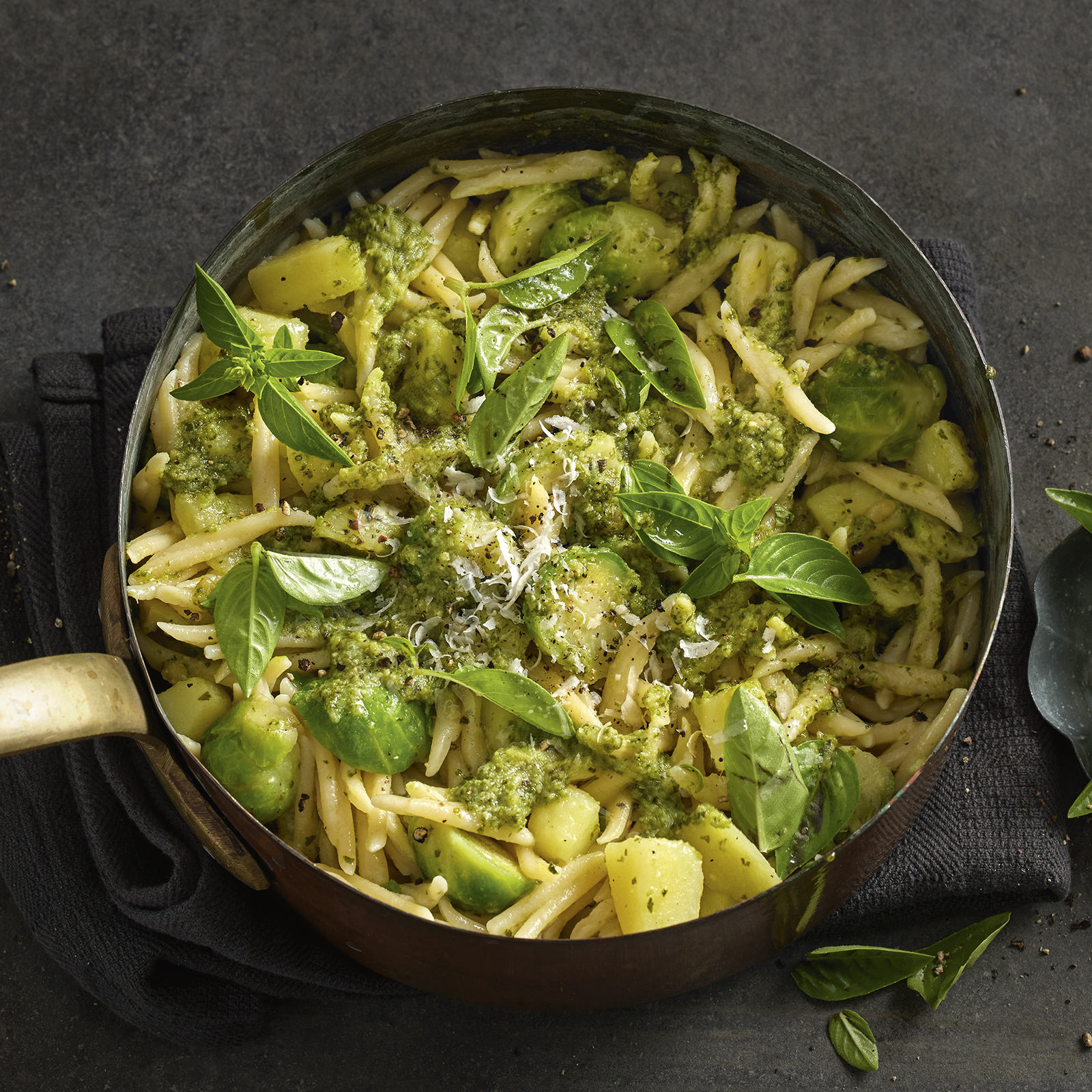 6 22 Ligurische Nudeln Mit Rosenkohl 1600x1600px
