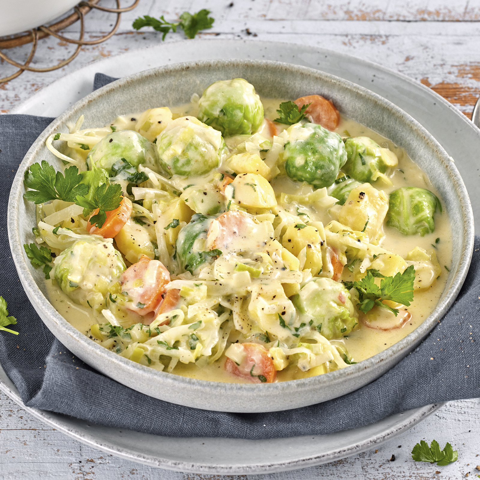 1 23 Cremiger Eintopf Mit Wintergemuese 1600x1600px