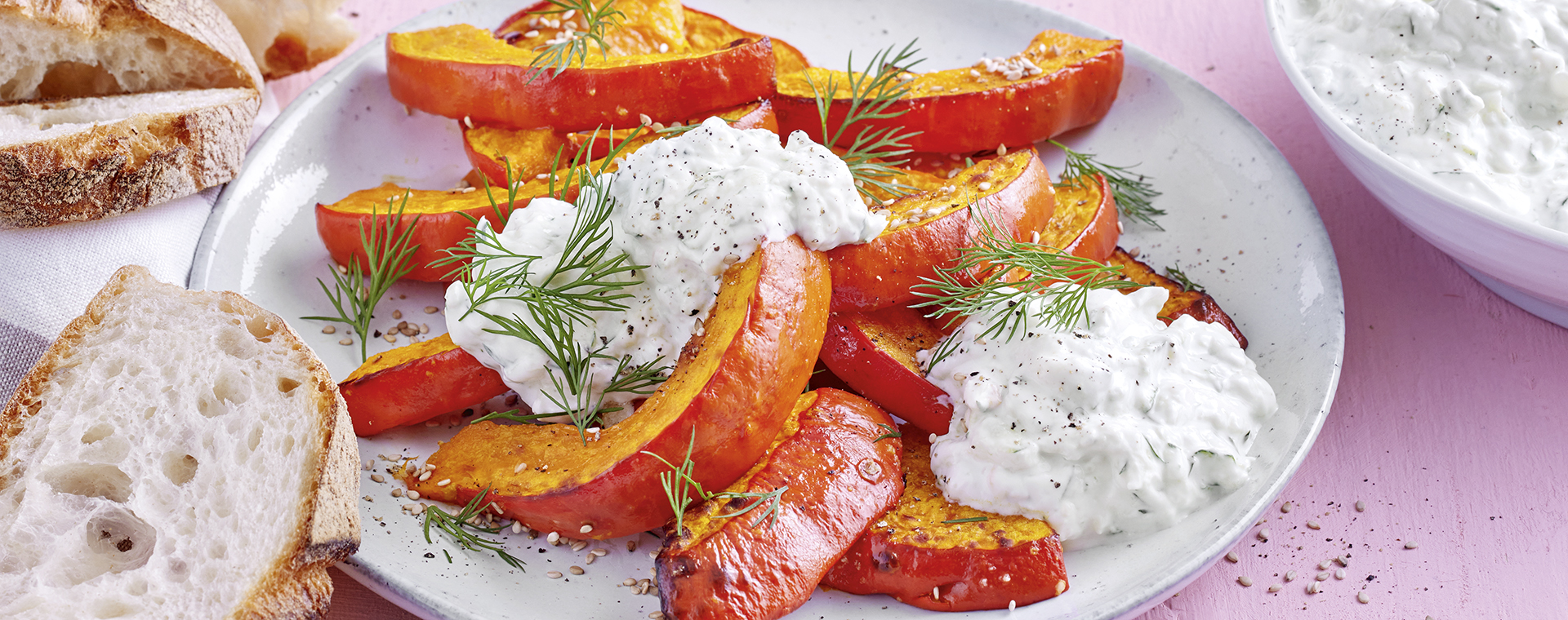 1 23 Gebackene Kuerbisspalten Mit Zaziki 1920x760px