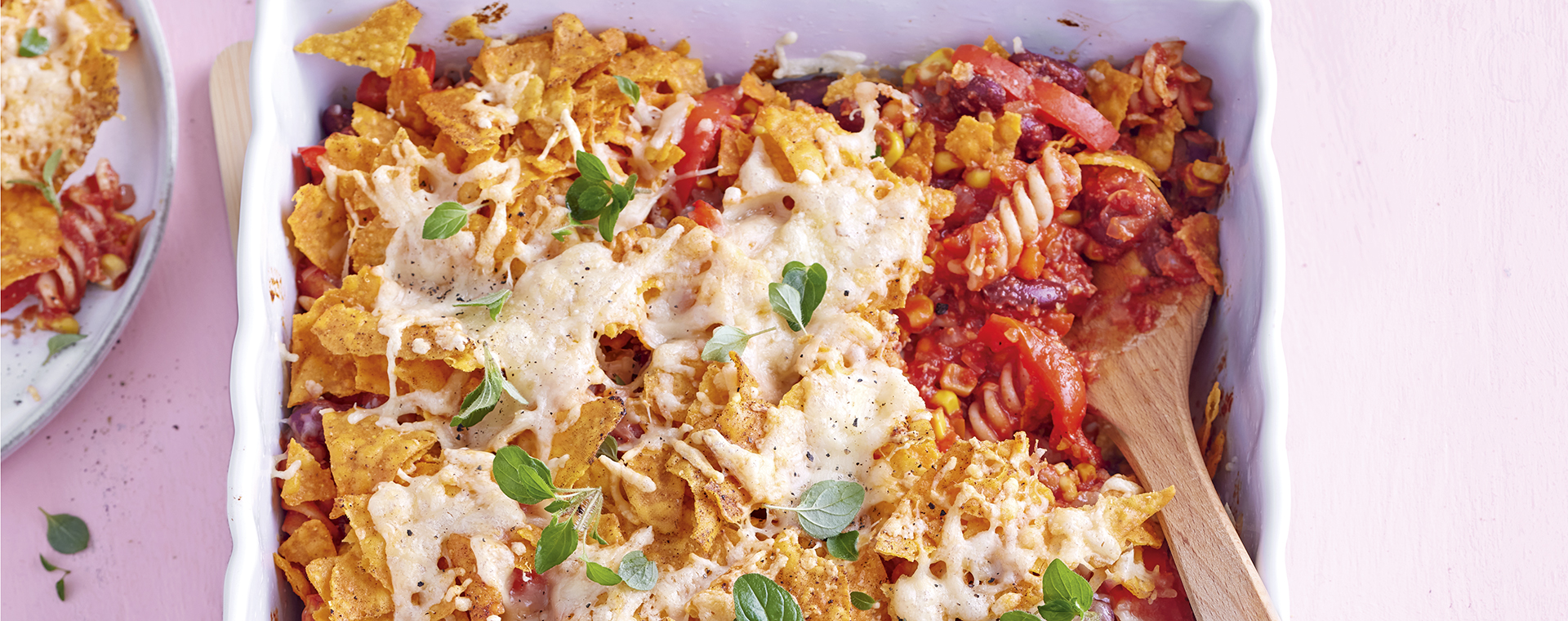 1 23 Mexikanischer Nudelauflauf Mit Nachokruste 1920x760px