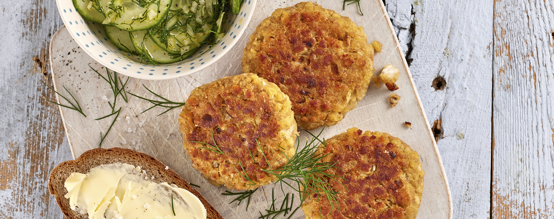 1 23 Veggie Buletten Mit Gurkensalat Und Roggenbrot 1920x760px