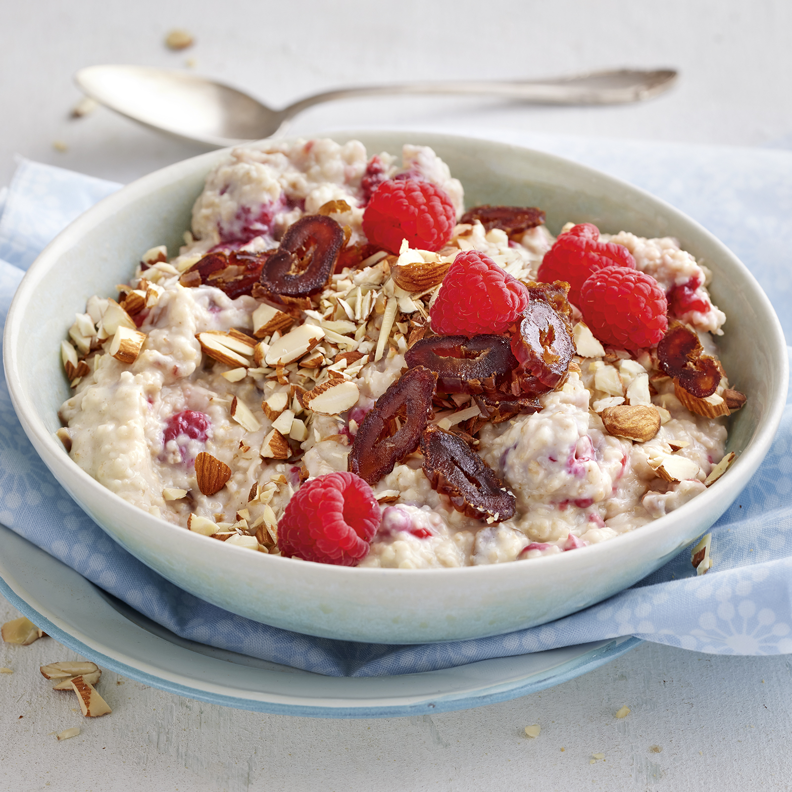 2 23 Sahniges Himbeer Porridge 1600x1600px