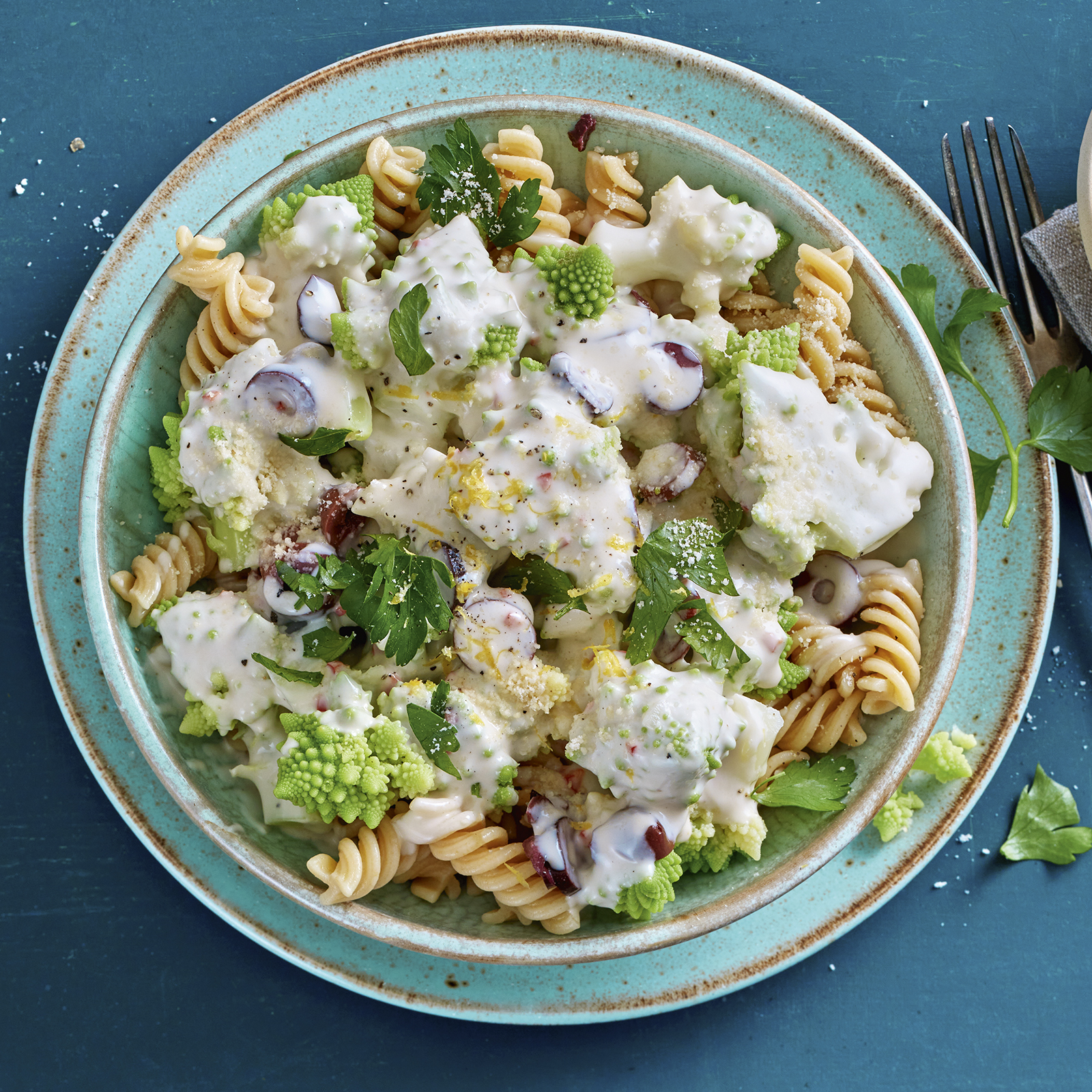 3 23 Romanesco Pasta Mit Cremiger Zitronen Mandel Sosse 1600x1600px