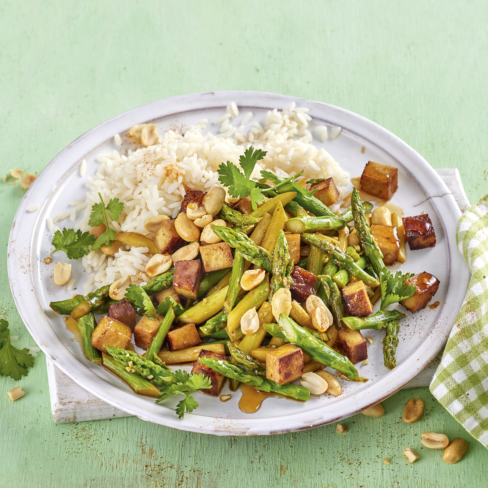 3 23 Spargel Wok Mit Raeuchertofu Und Reis 1600x1600px