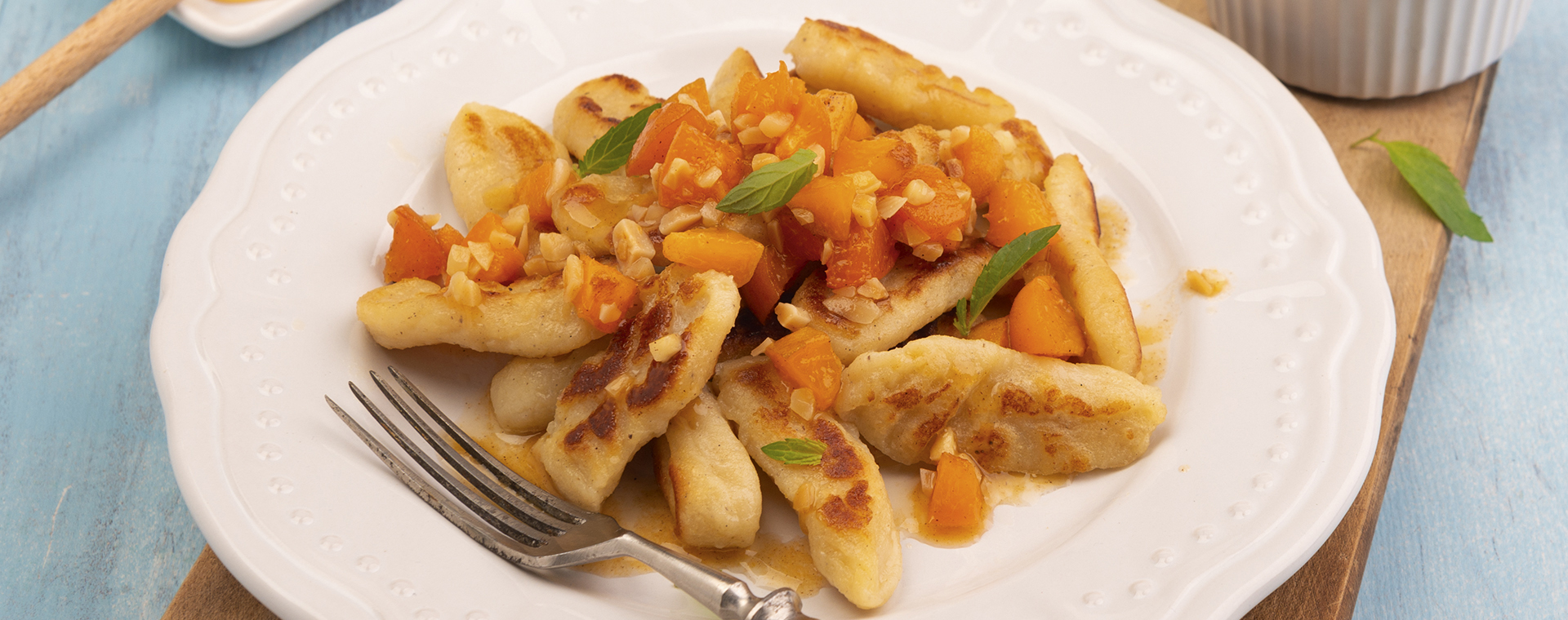 4 23 Suesse Gnocchi Mit Aprikosensalsa 1920x760px