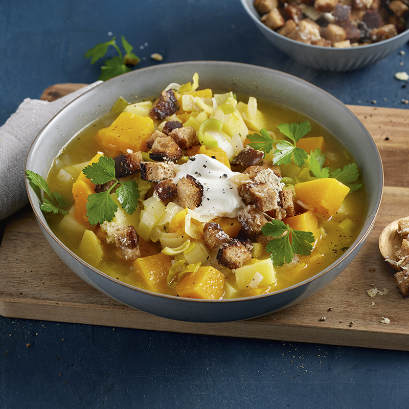 5 23 Kuerbiseintopf Mit Kaesecroutons 1600x1600px