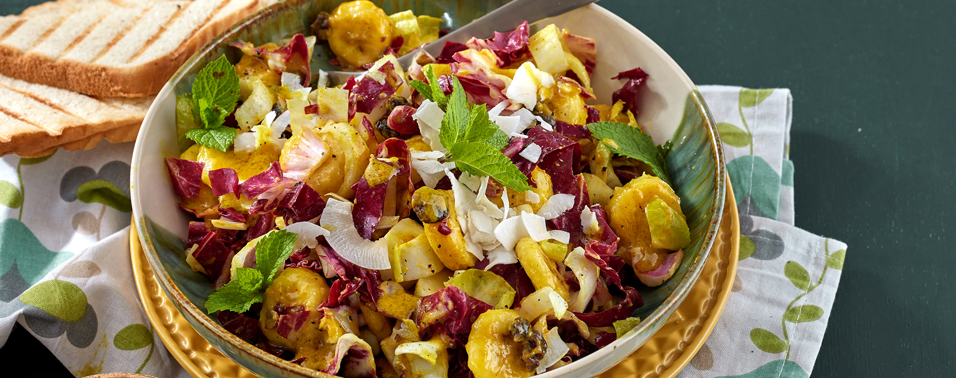 6 23 Bananen Curry Salat Mit Chicoree Und Radicchio 1920x760px
