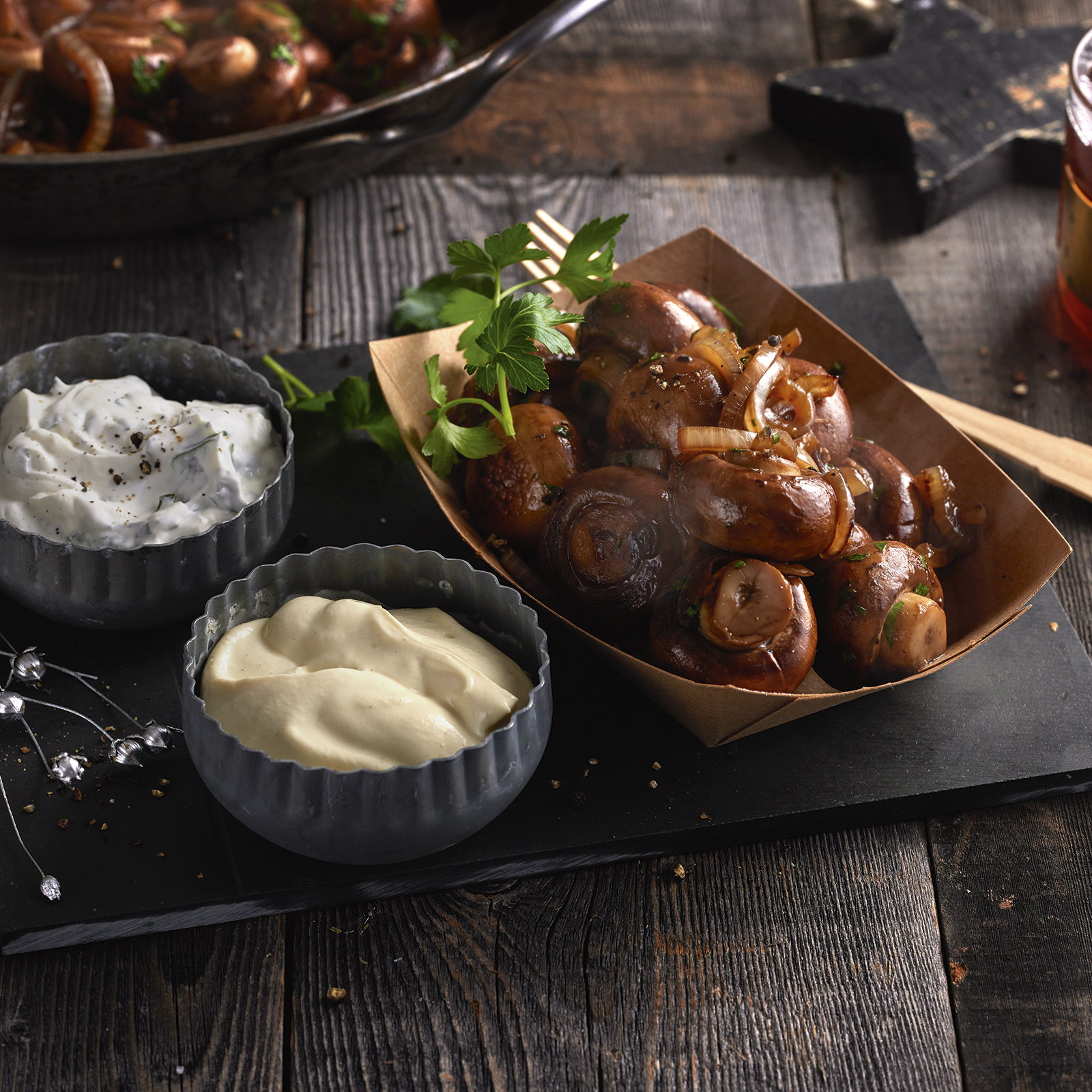 6 23 Gebratene Champignons Mit Zweierlei Dips 1600x1600px