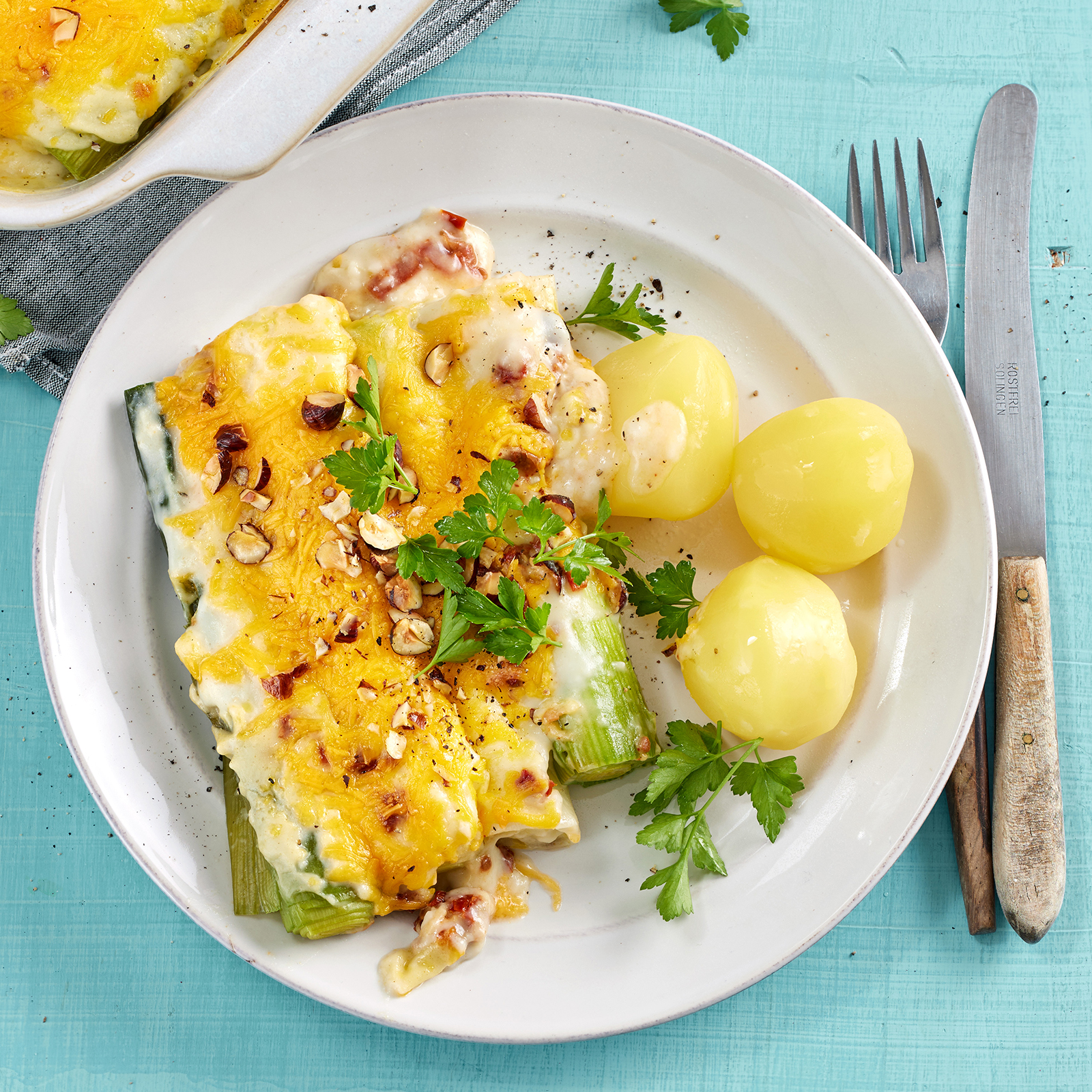 1 24 Gebackene Lauchroellchen Mit Salzkartoffeln 1600x1600px