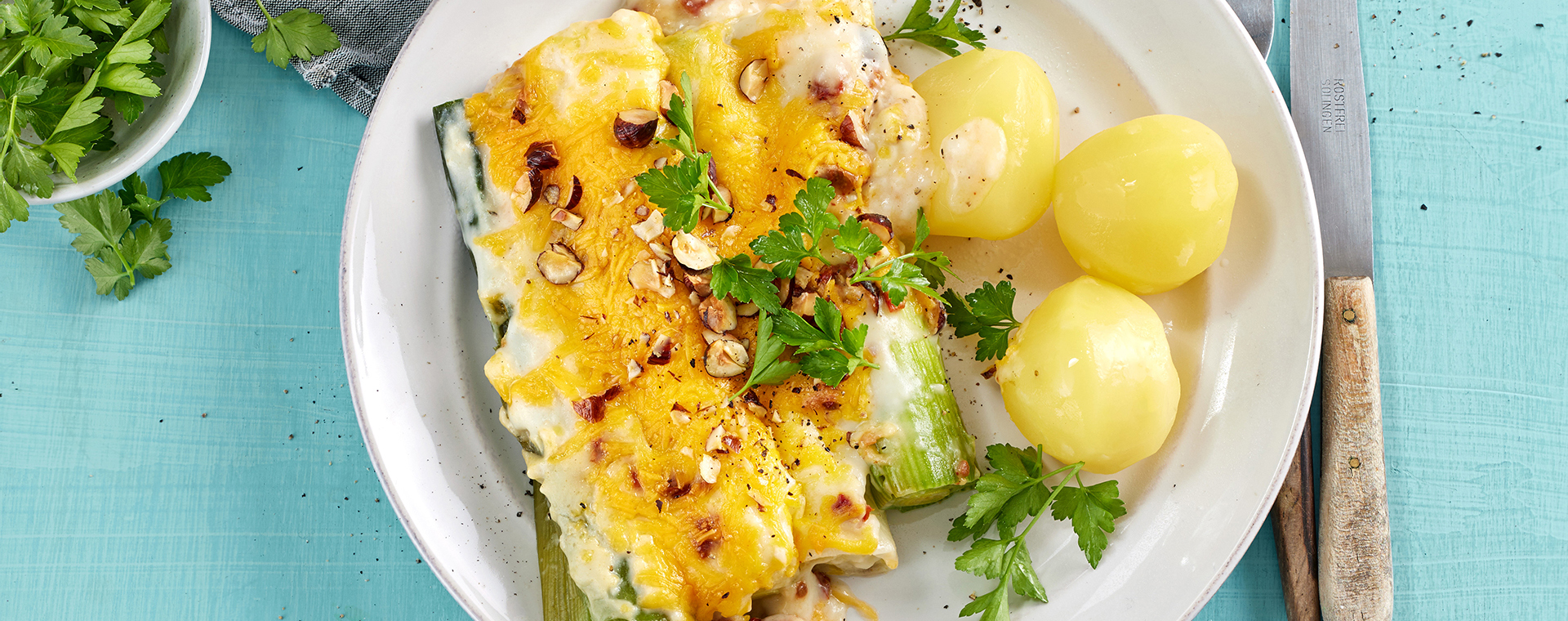 1 24 Gebackene Lauchroellchen Mit Salzkartoffeln 1920x760px