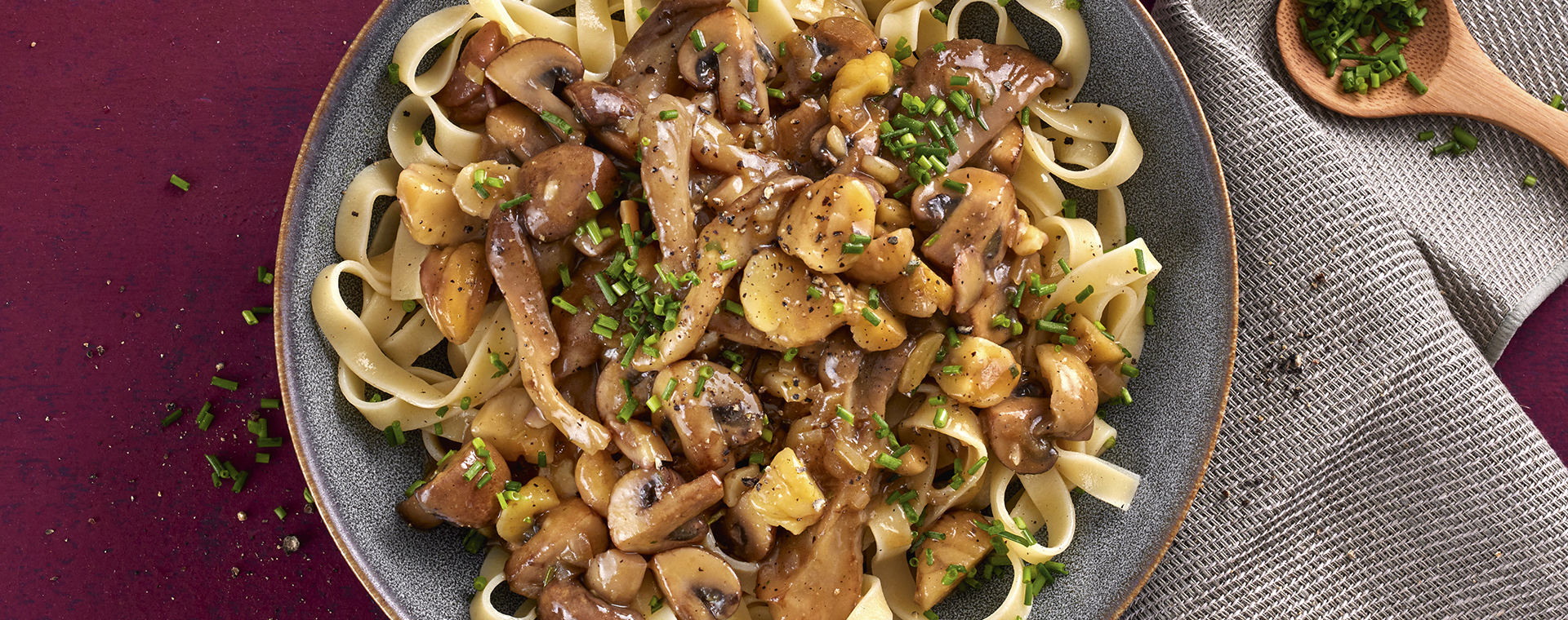 1 24 Maronen Pilz Geschnetzeltes Mit Fettuccine 1920x760px
